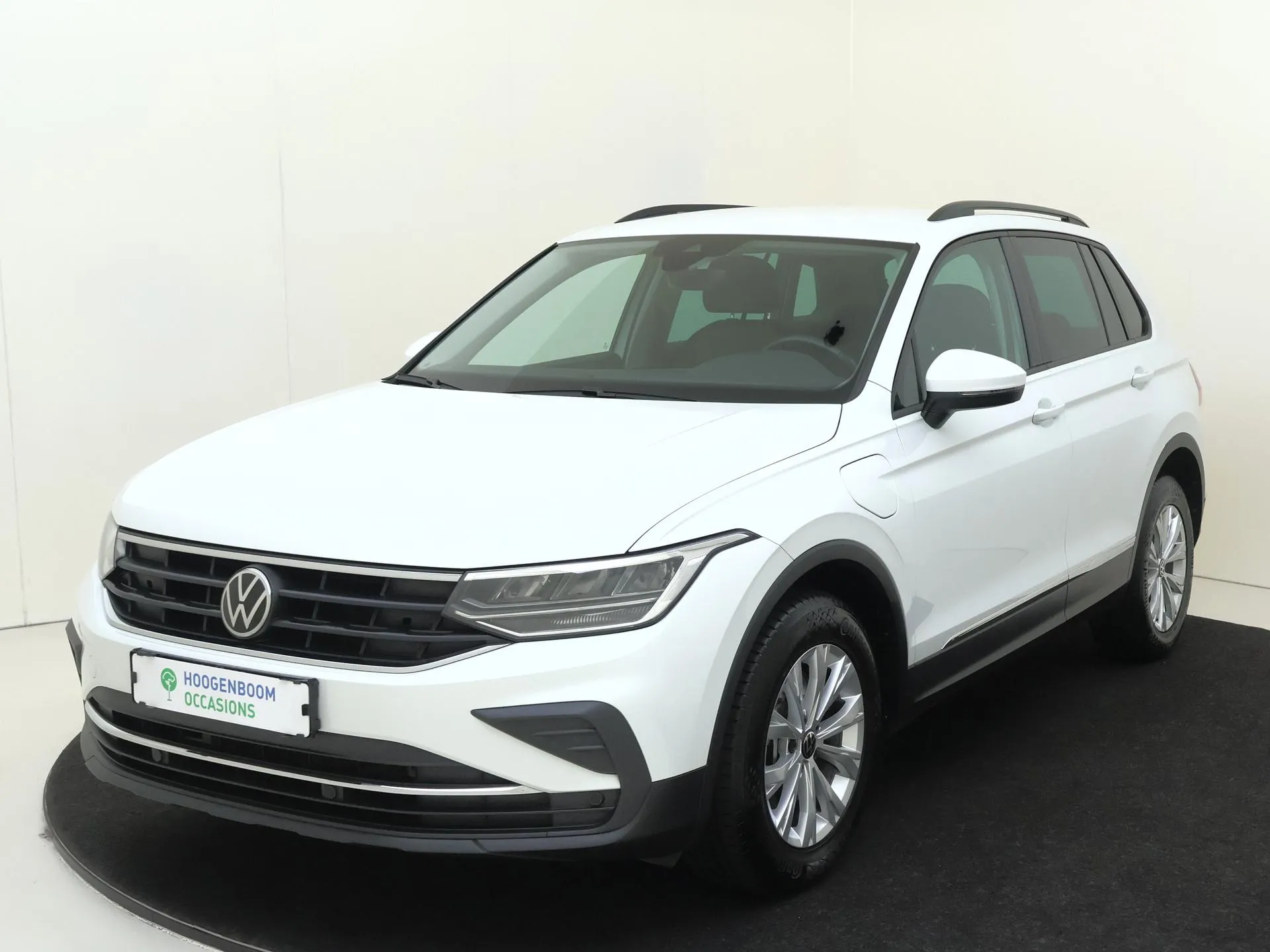 Volkswagen Tiguan — foto 1