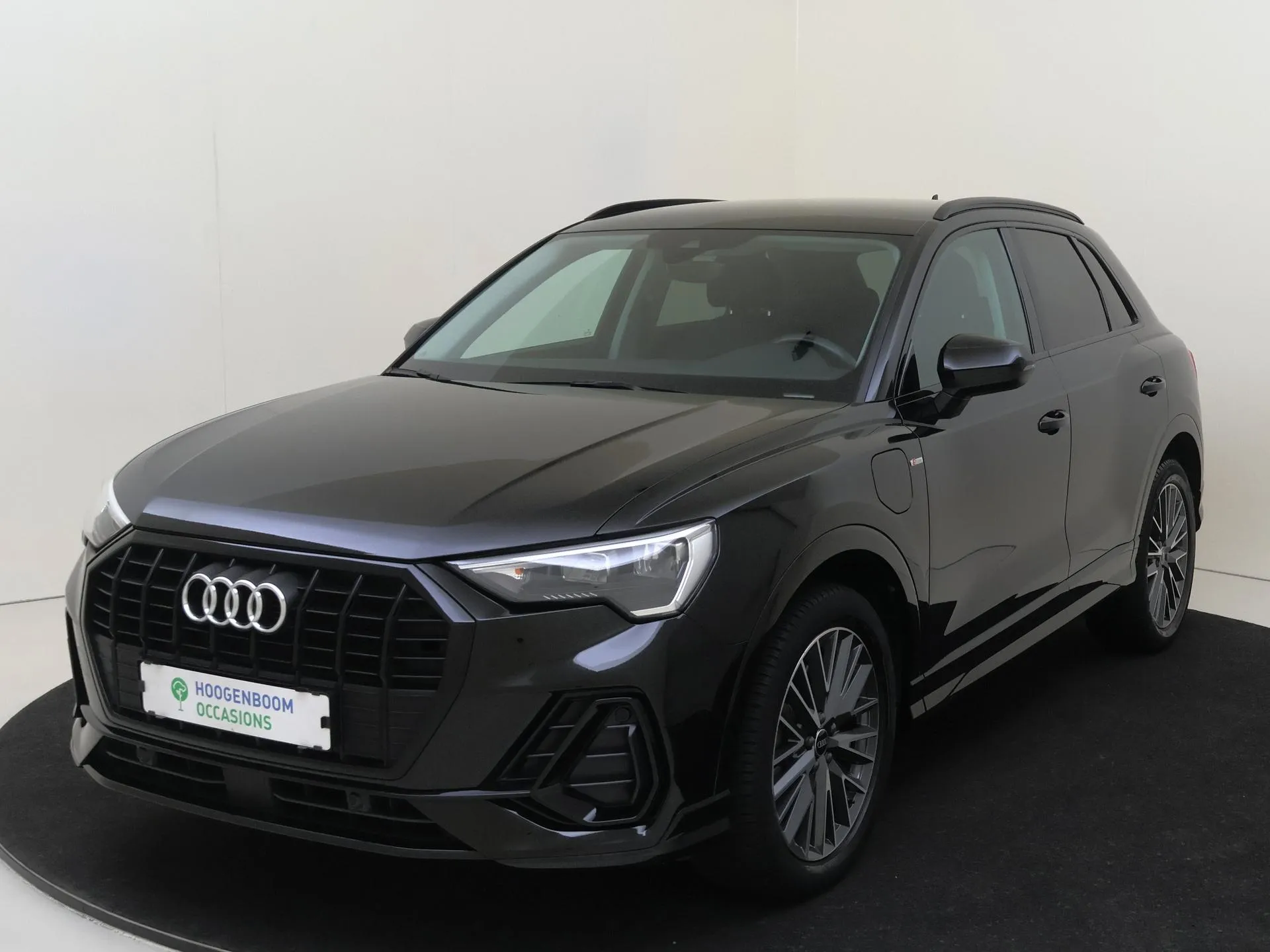 Audi Q3 — foto 1