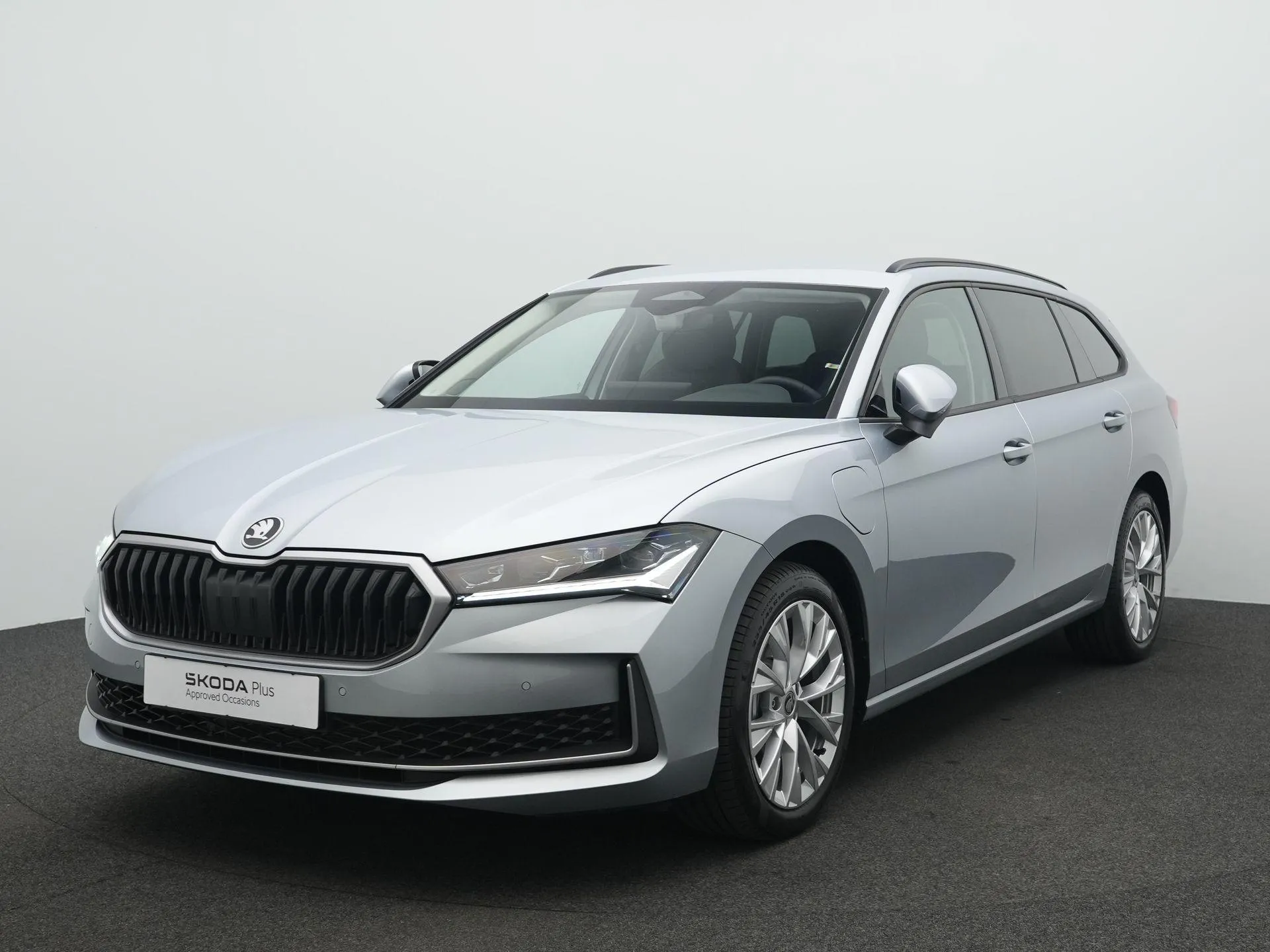 Škoda Superb — foto 1