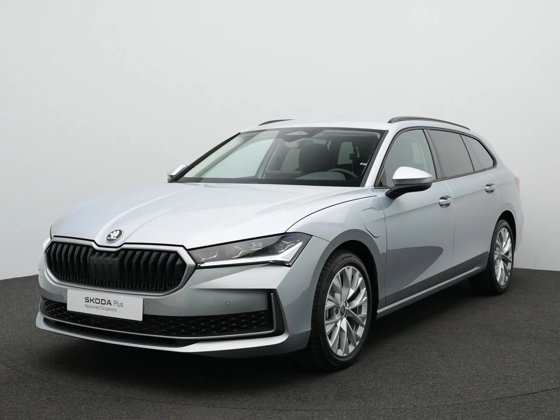 Škoda Superb — foto 1
