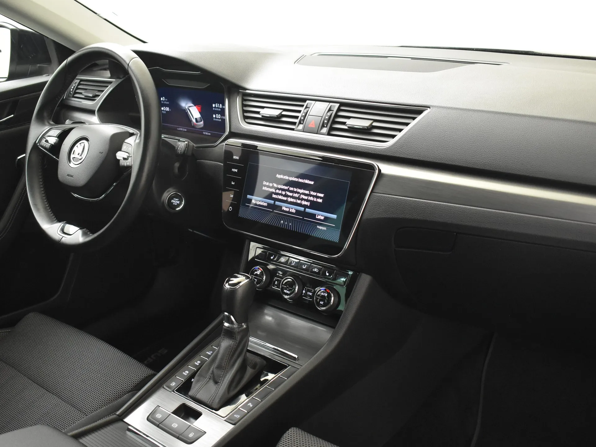 Škoda Superb — foto 1