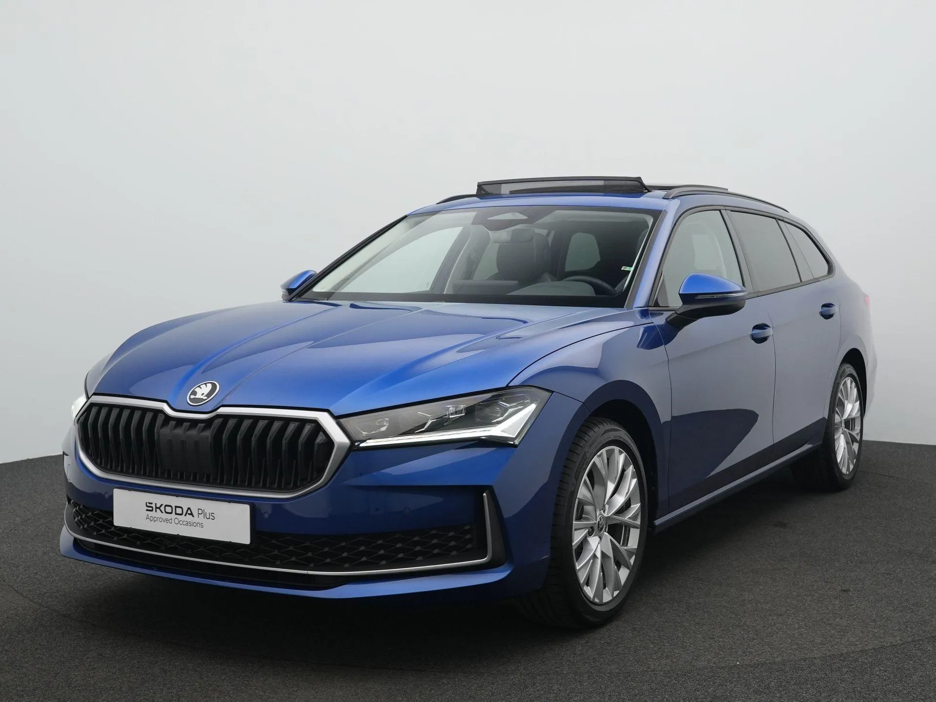 Škoda Superb — foto 1