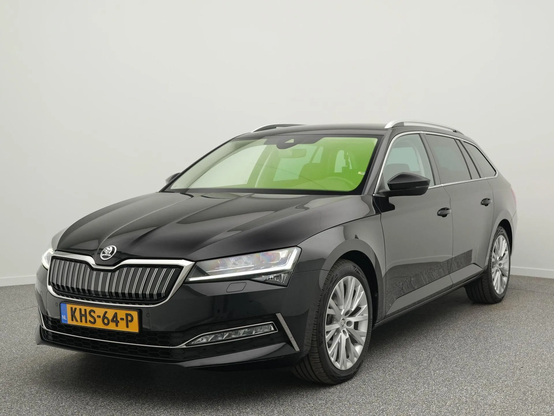 Škoda Superb — foto 1