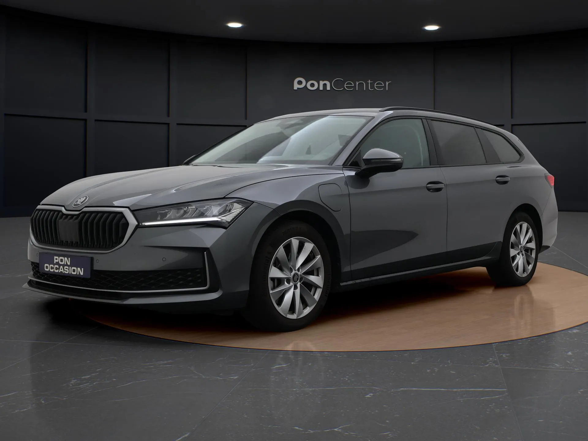 Škoda Superb — foto 1