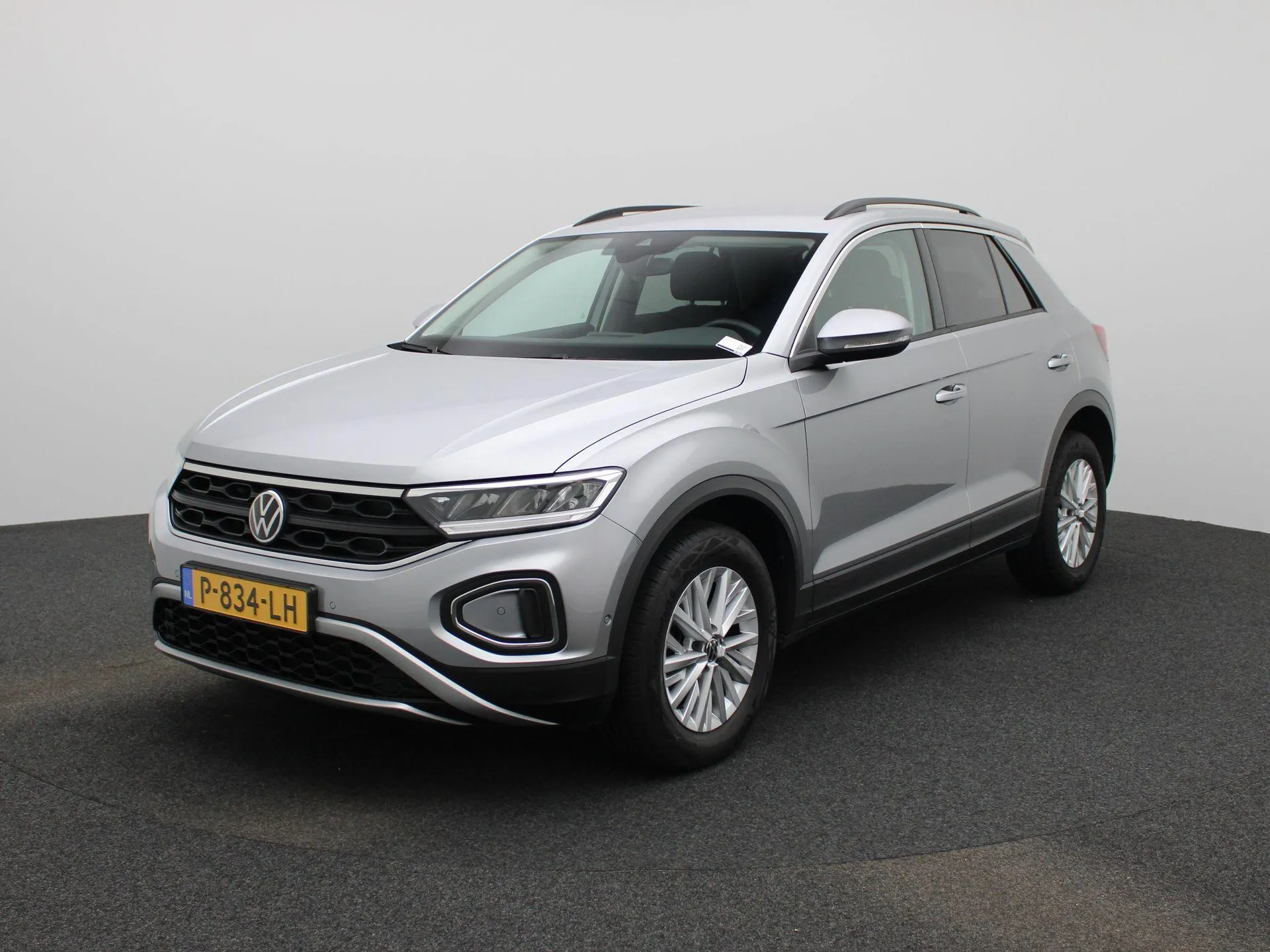 Volkswagen T-Roc — foto 1