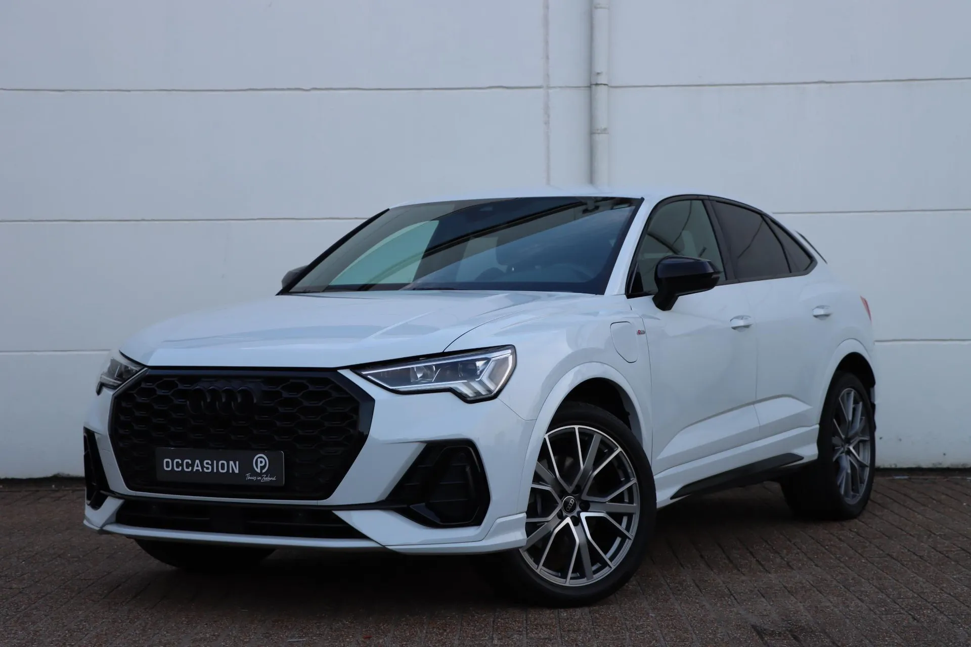 Audi Q3 — foto 1