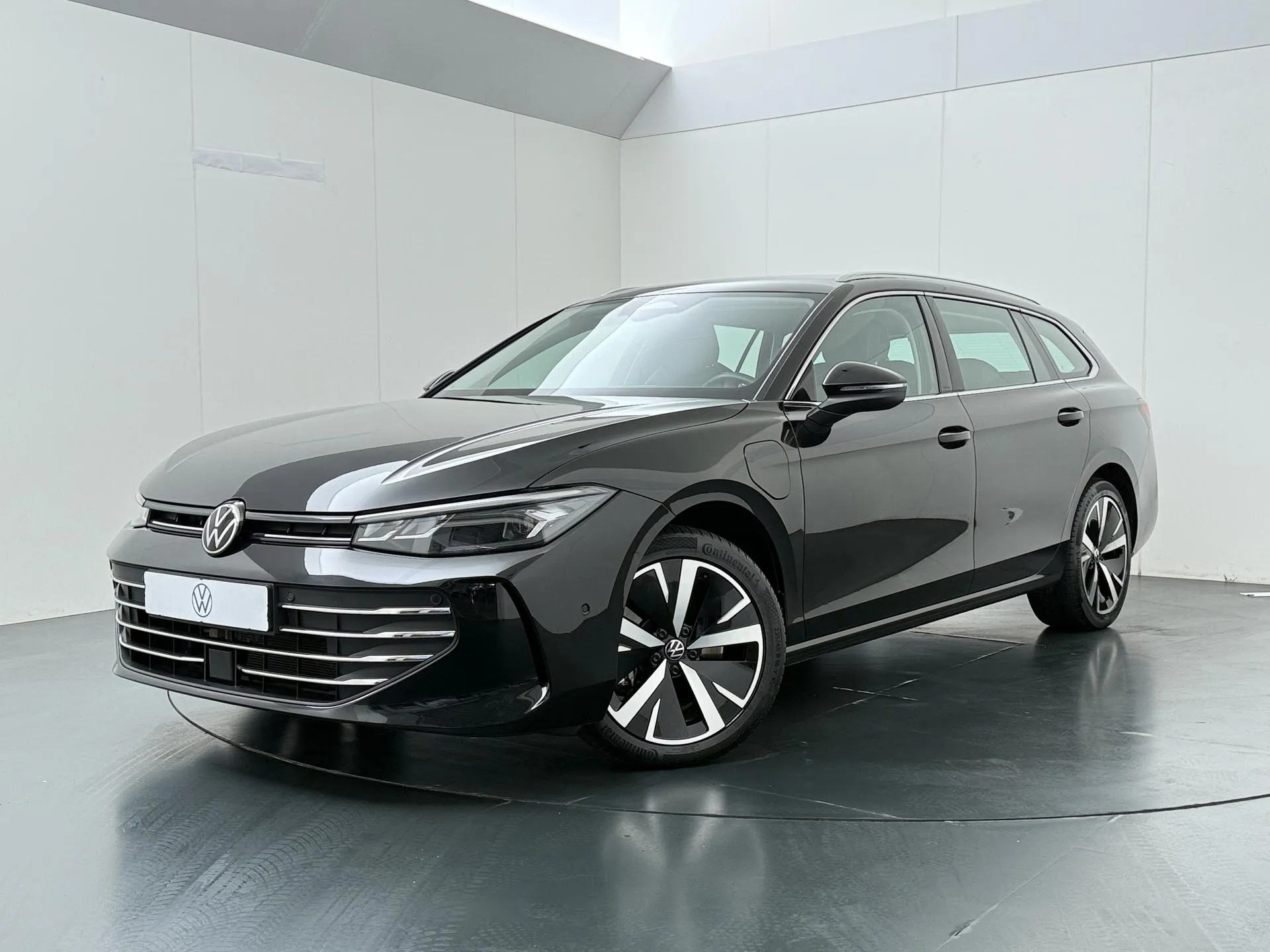 Volkswagen Passat — foto 1