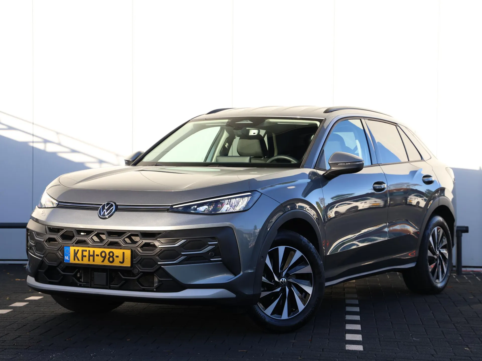 Volkswagen T-Roc — foto 1