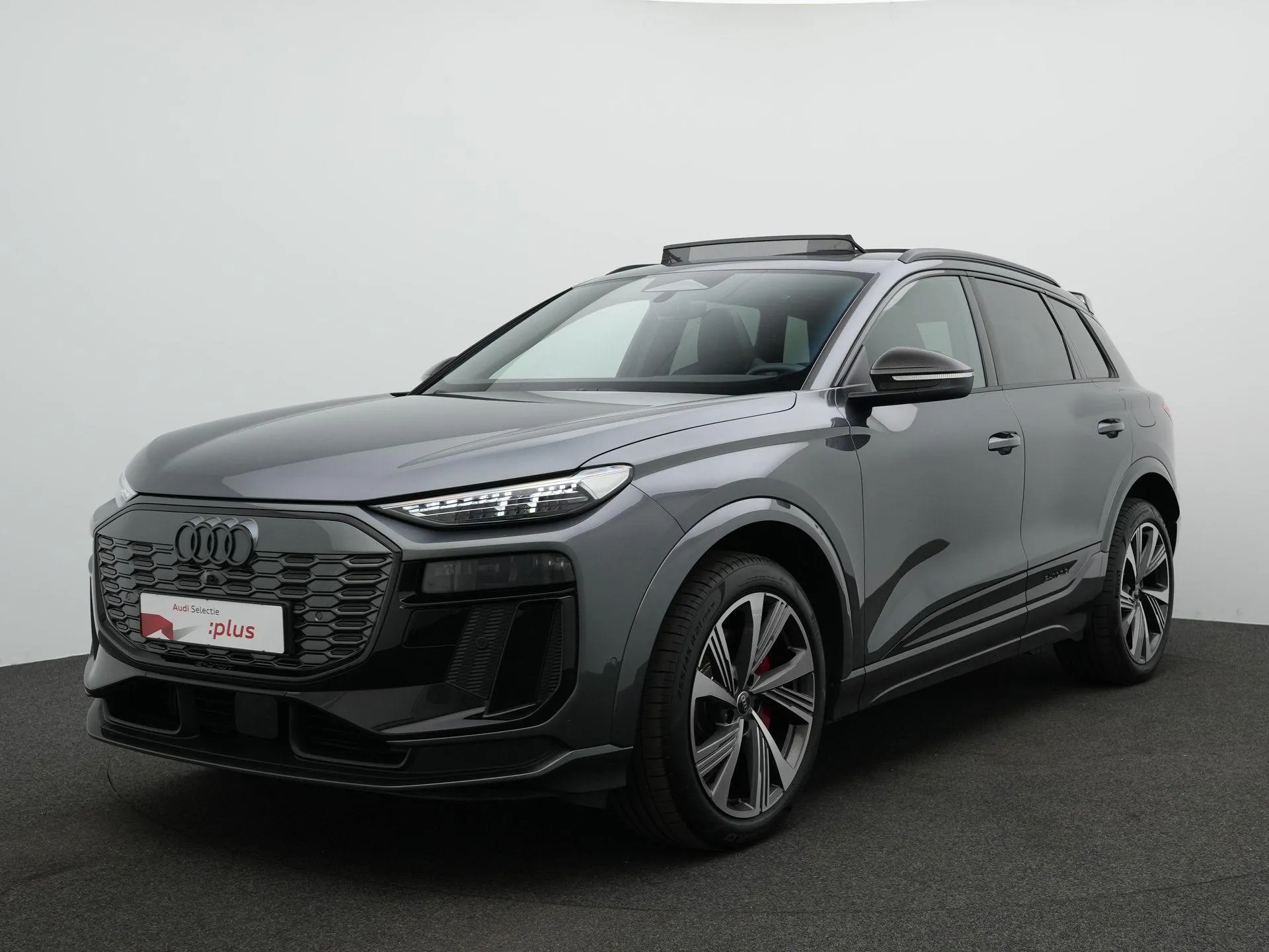 Audi SQ6 e-tron — foto 1
