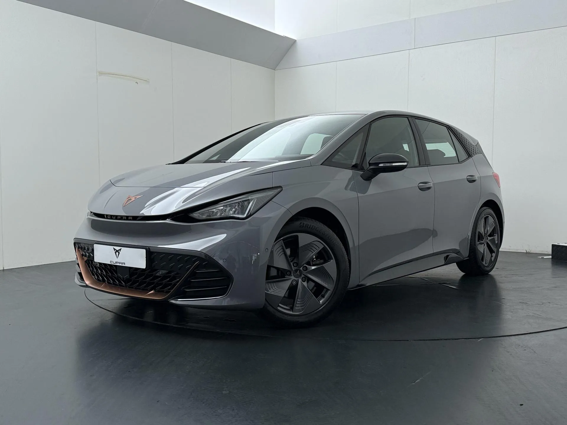 Cupra Born — foto 1