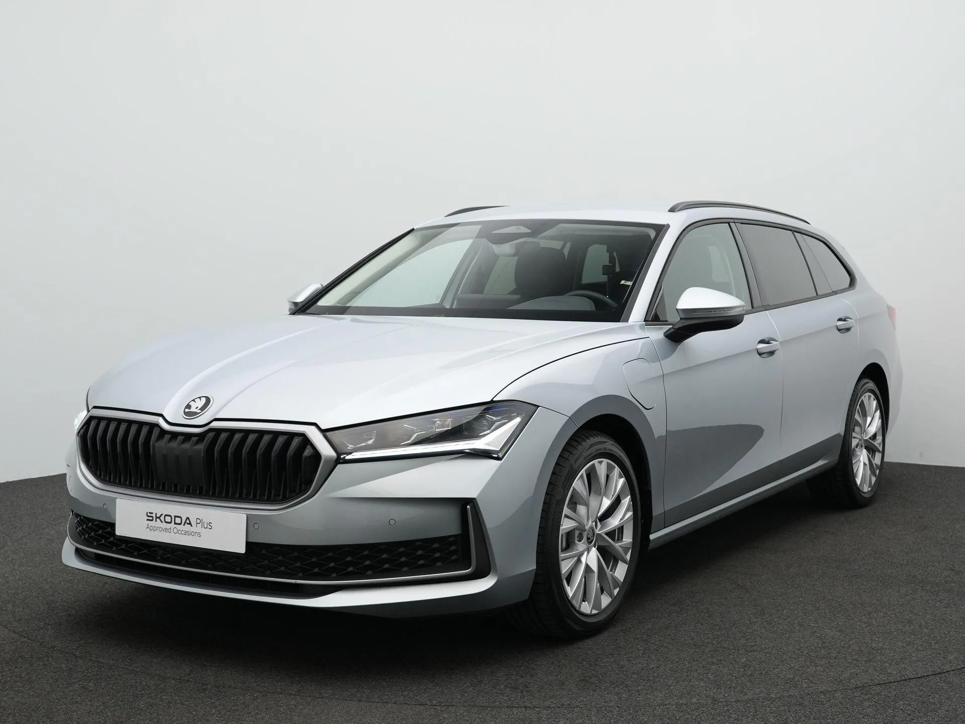 Škoda Superb — foto 1