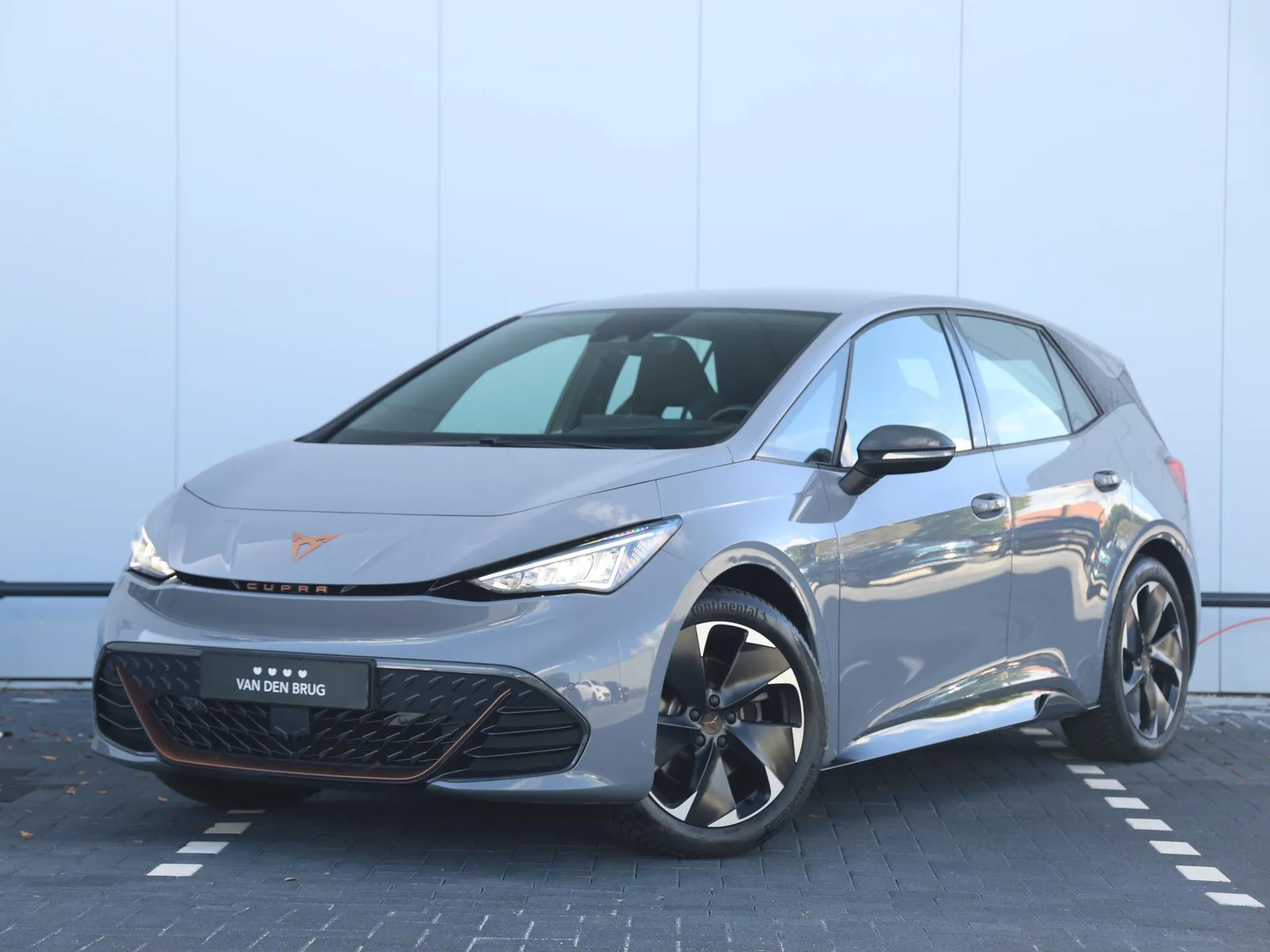 Cupra Born — foto 1