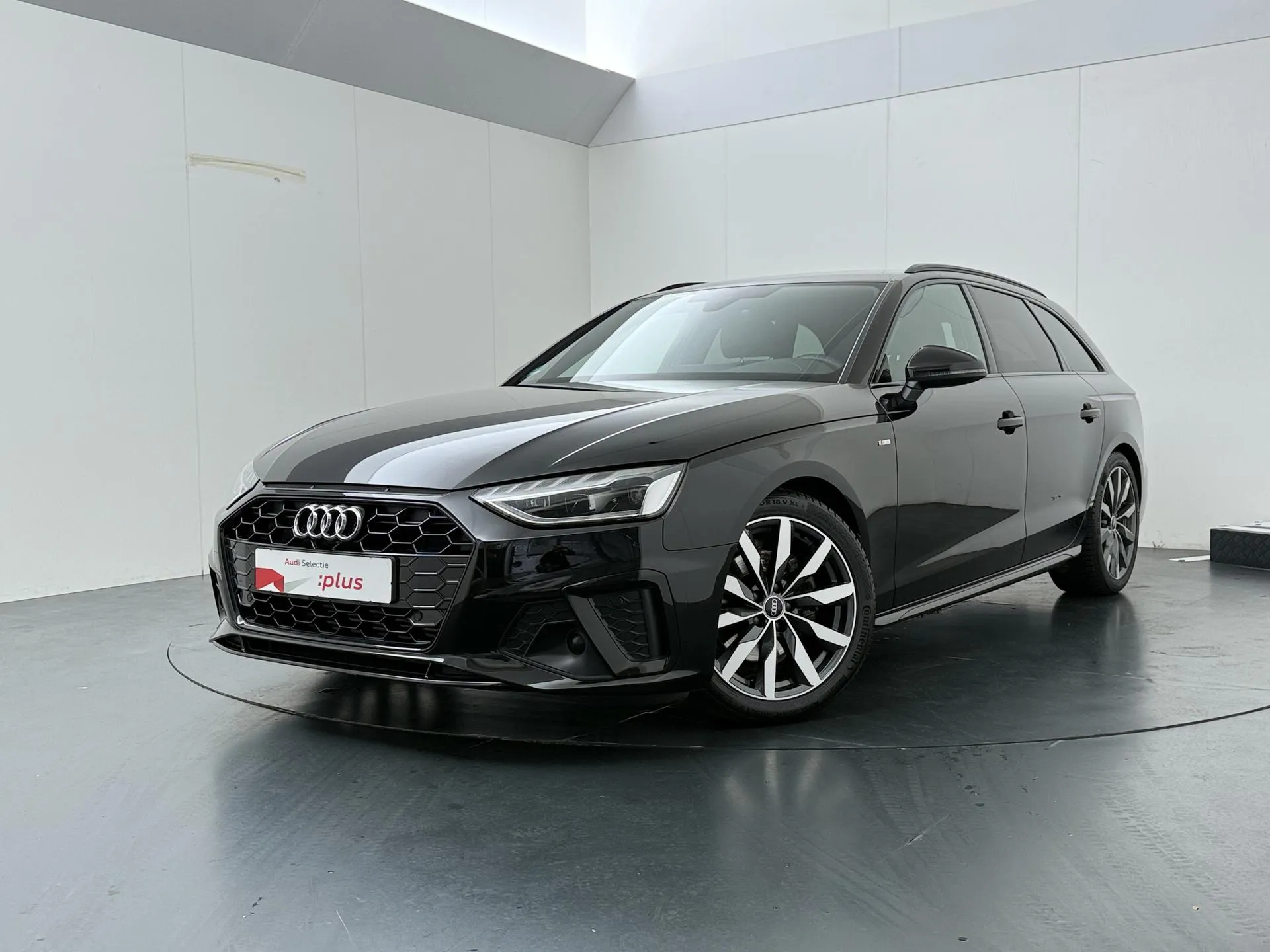 Audi A4 — foto 1