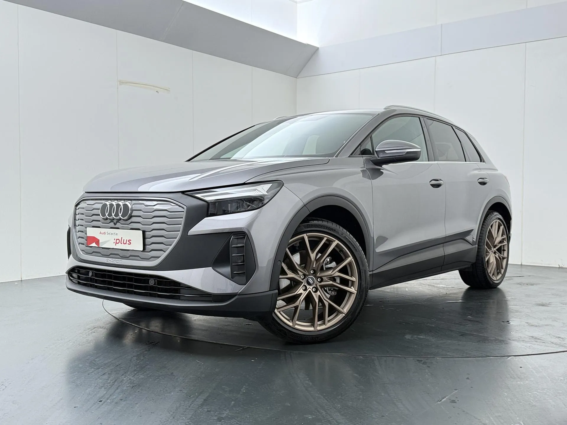 Audi Q4 e-tron — foto 1