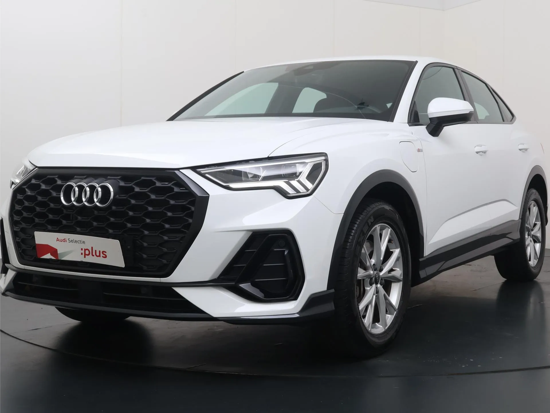 Audi Q3 — foto 1