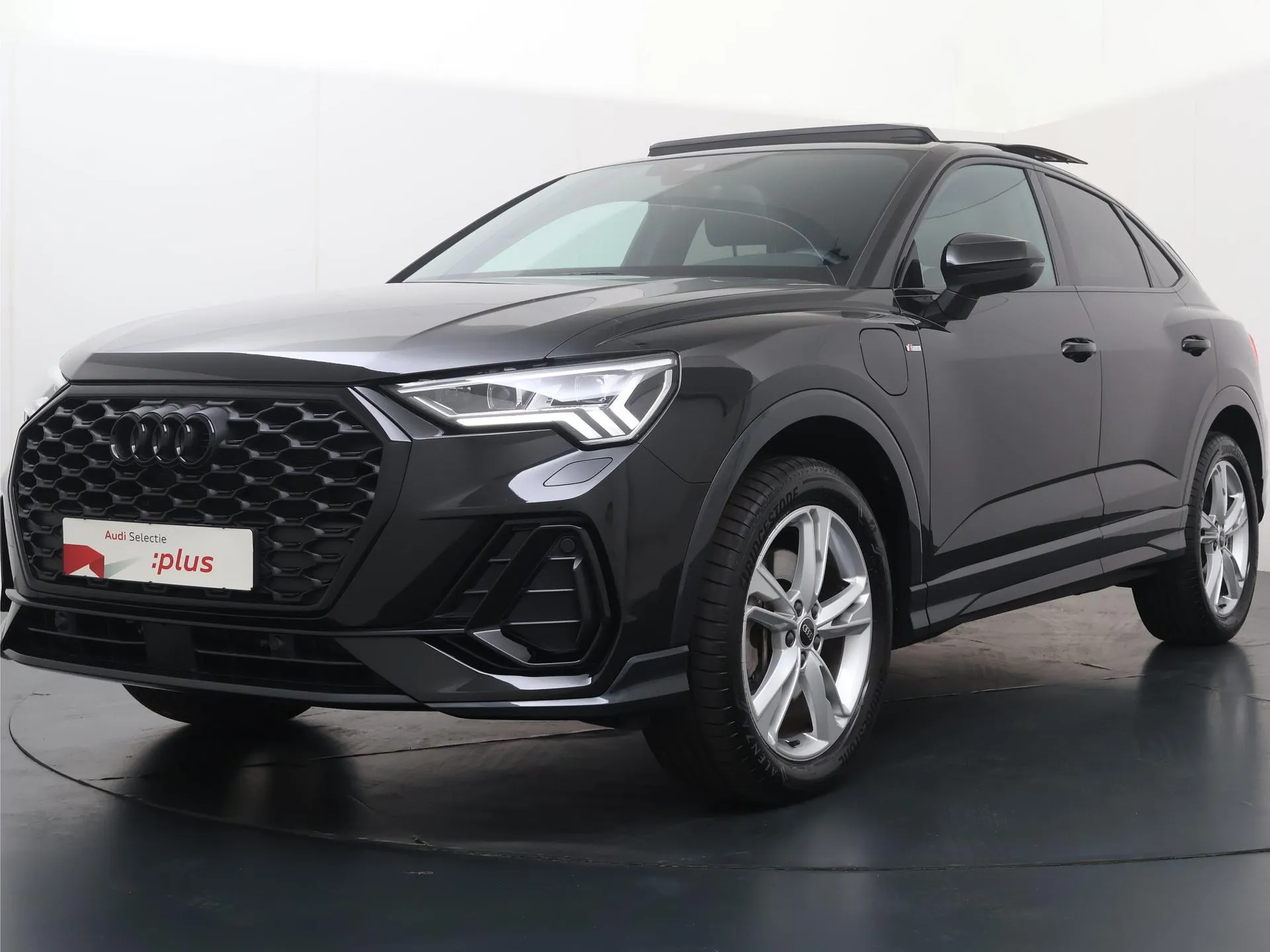 Audi Q3 — foto 1