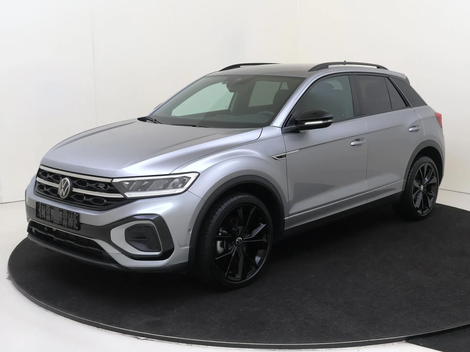 Volkswagen T-Roc — foto 1