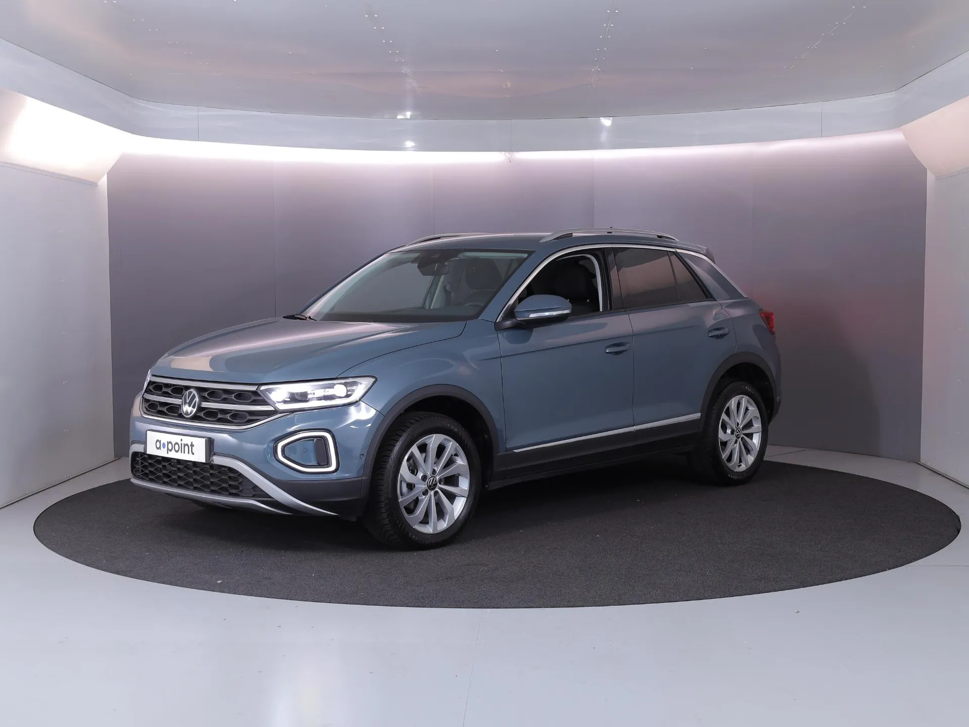 Volkswagen T-Roc — foto 1