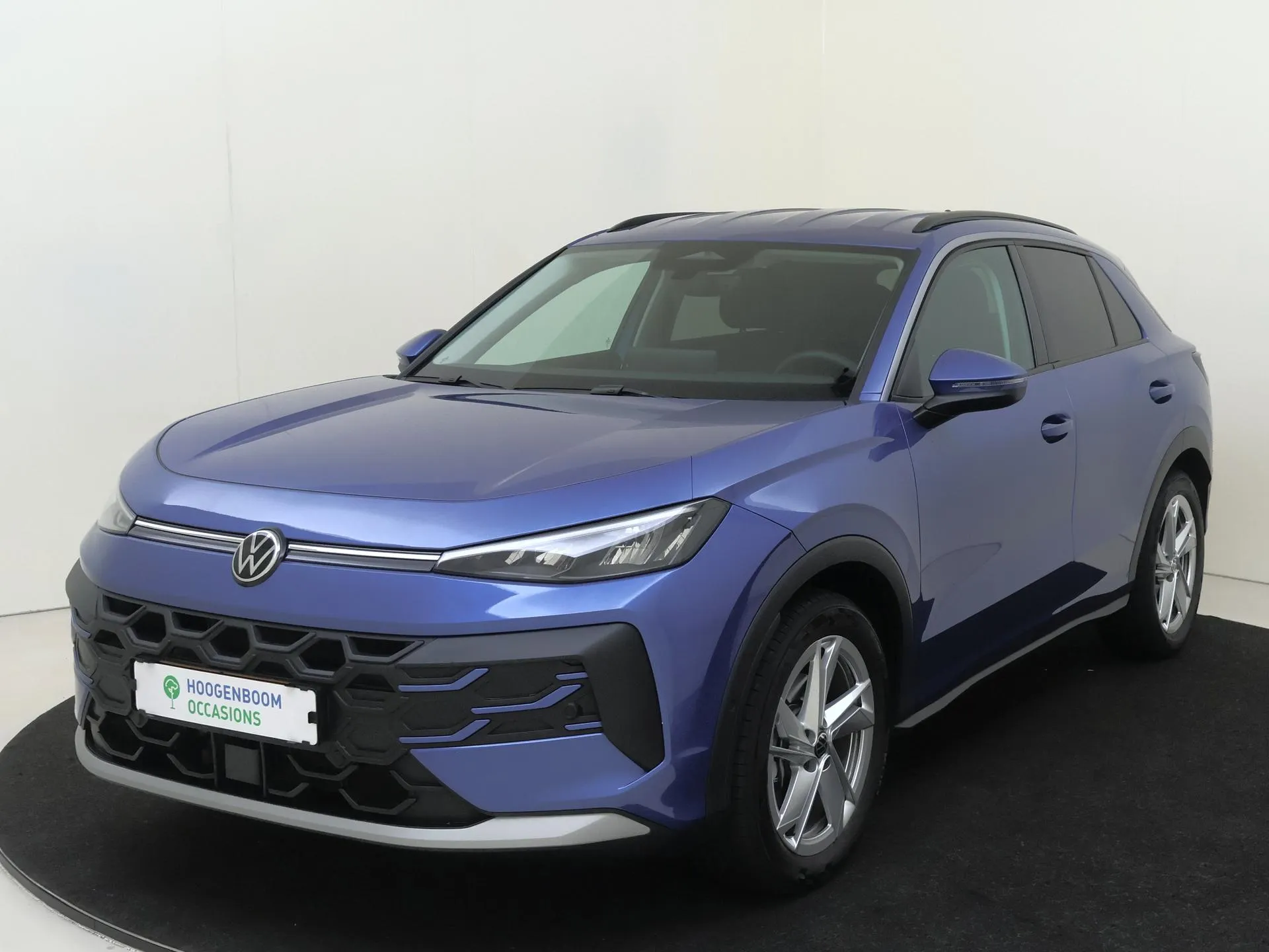 Volkswagen T-Roc — foto 1