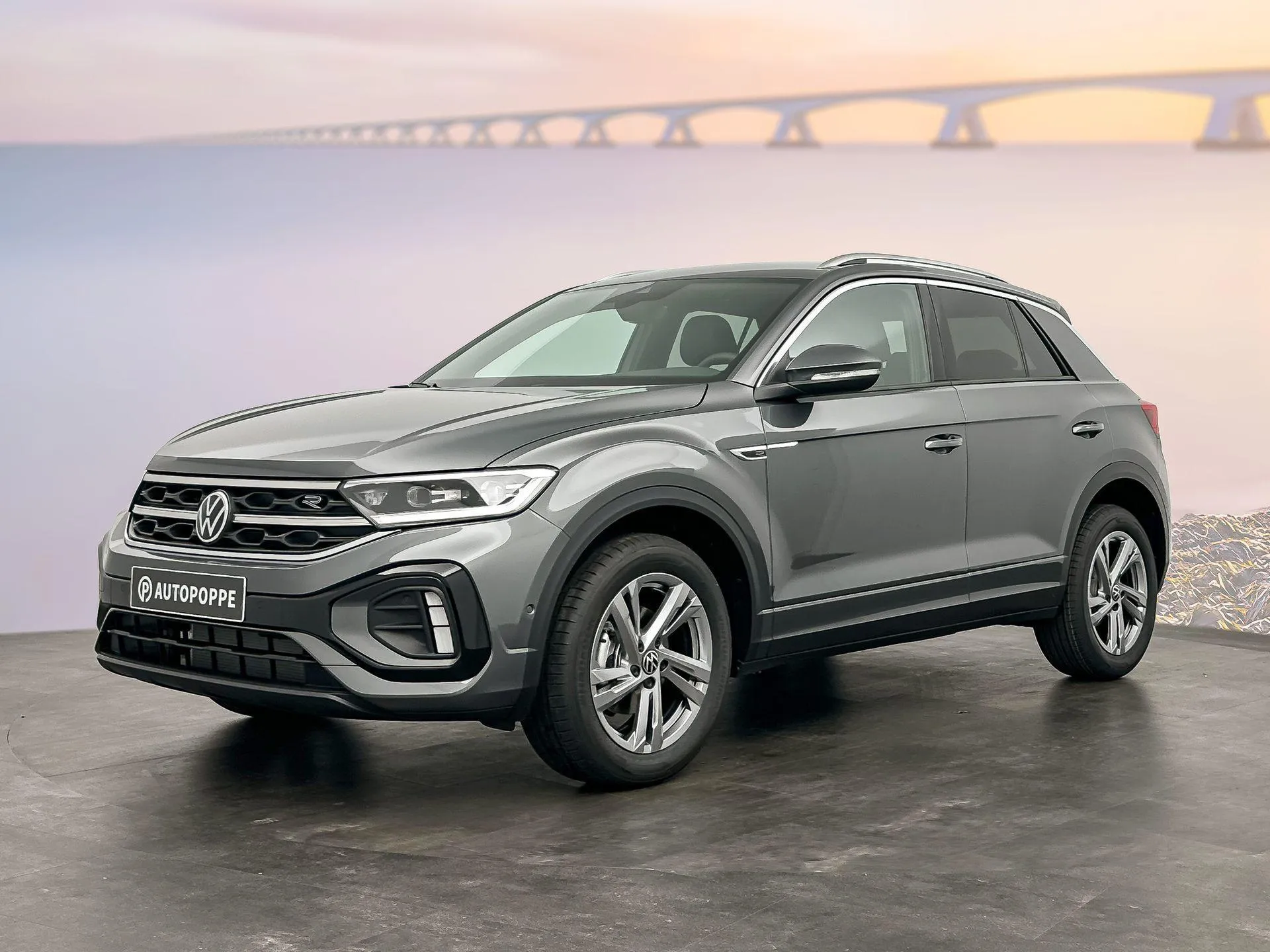 Volkswagen T-Roc — foto 1