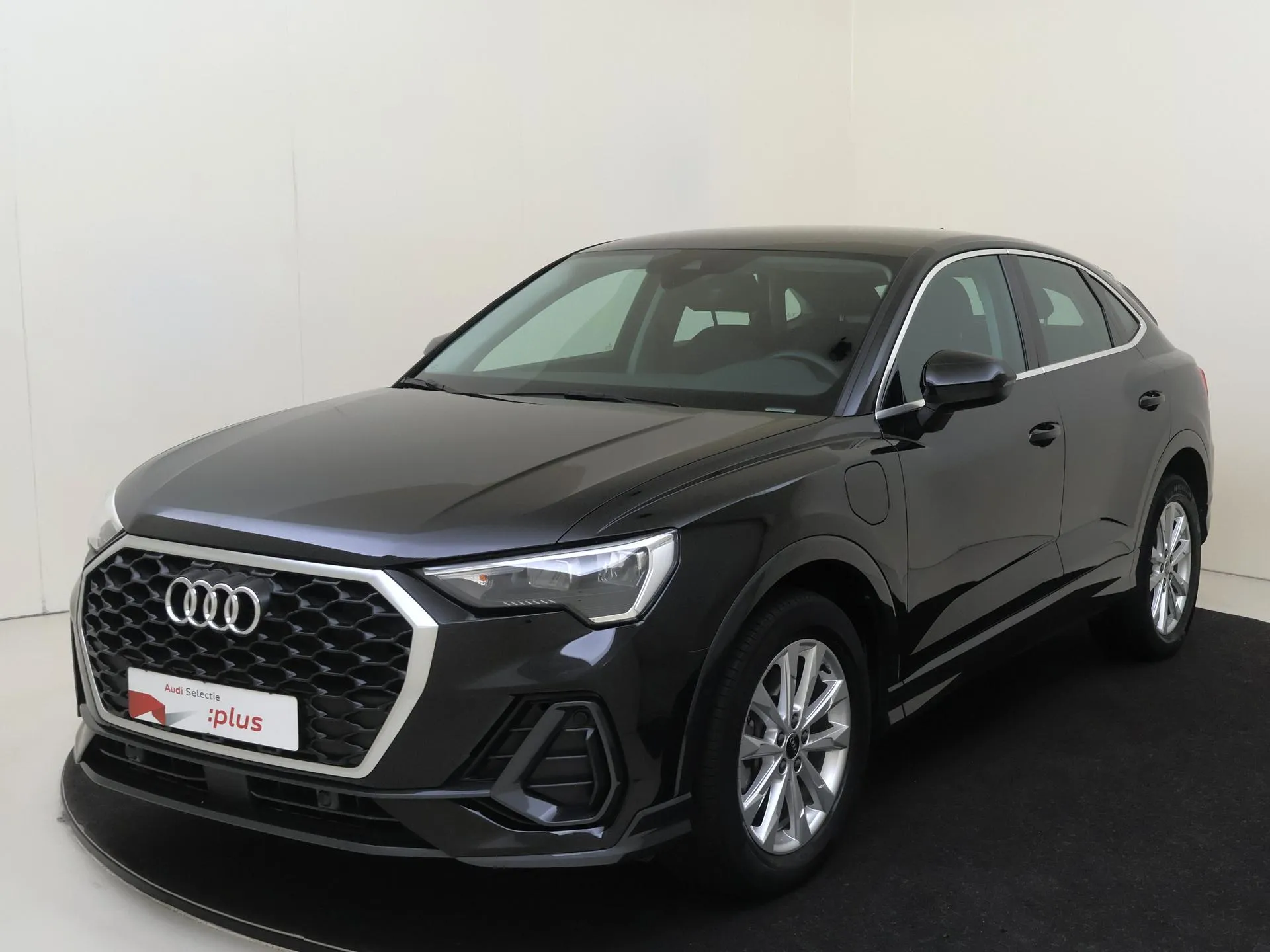 Audi Q3 — foto 1