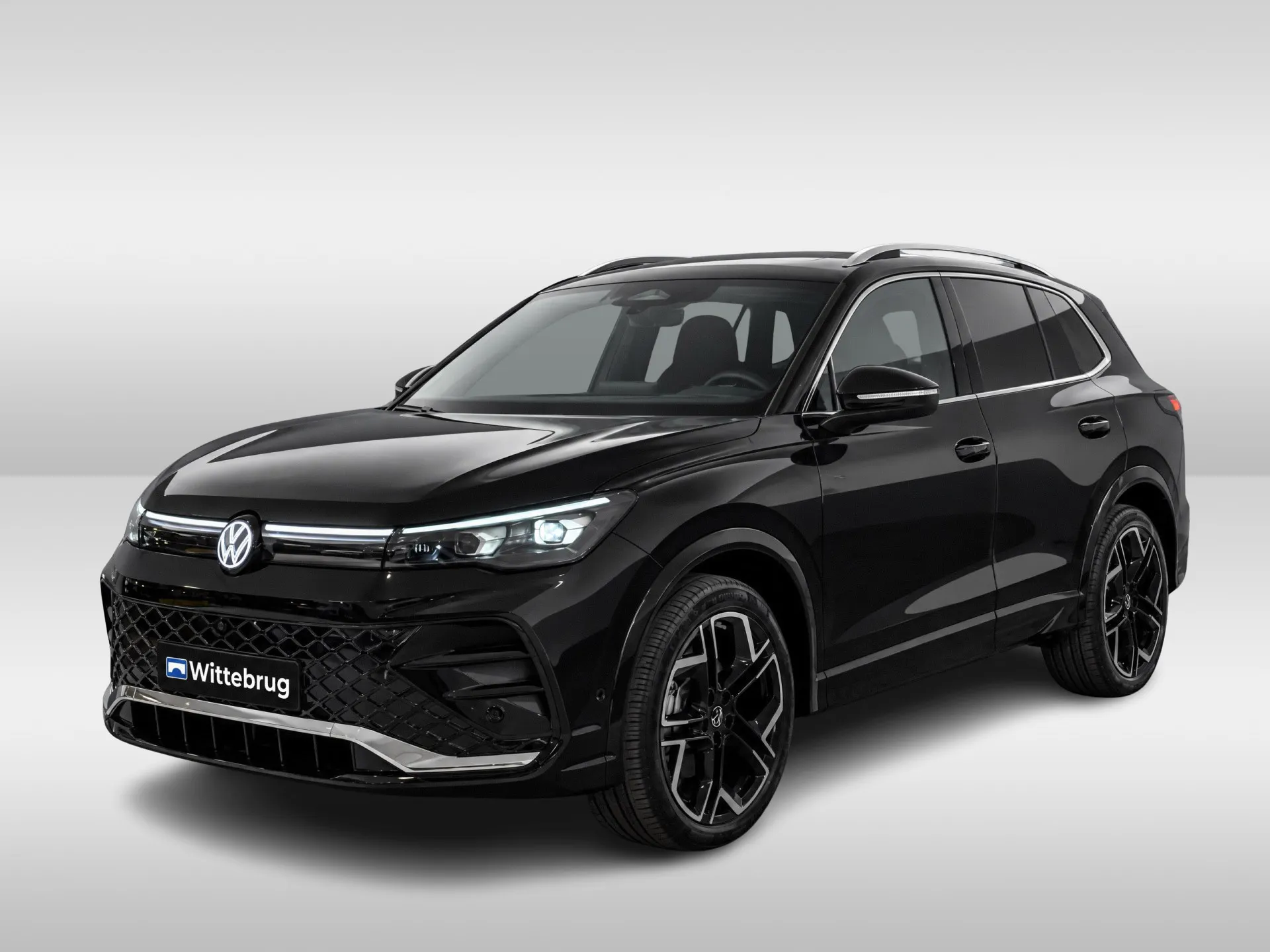 Volkswagen Tiguan — foto 1
