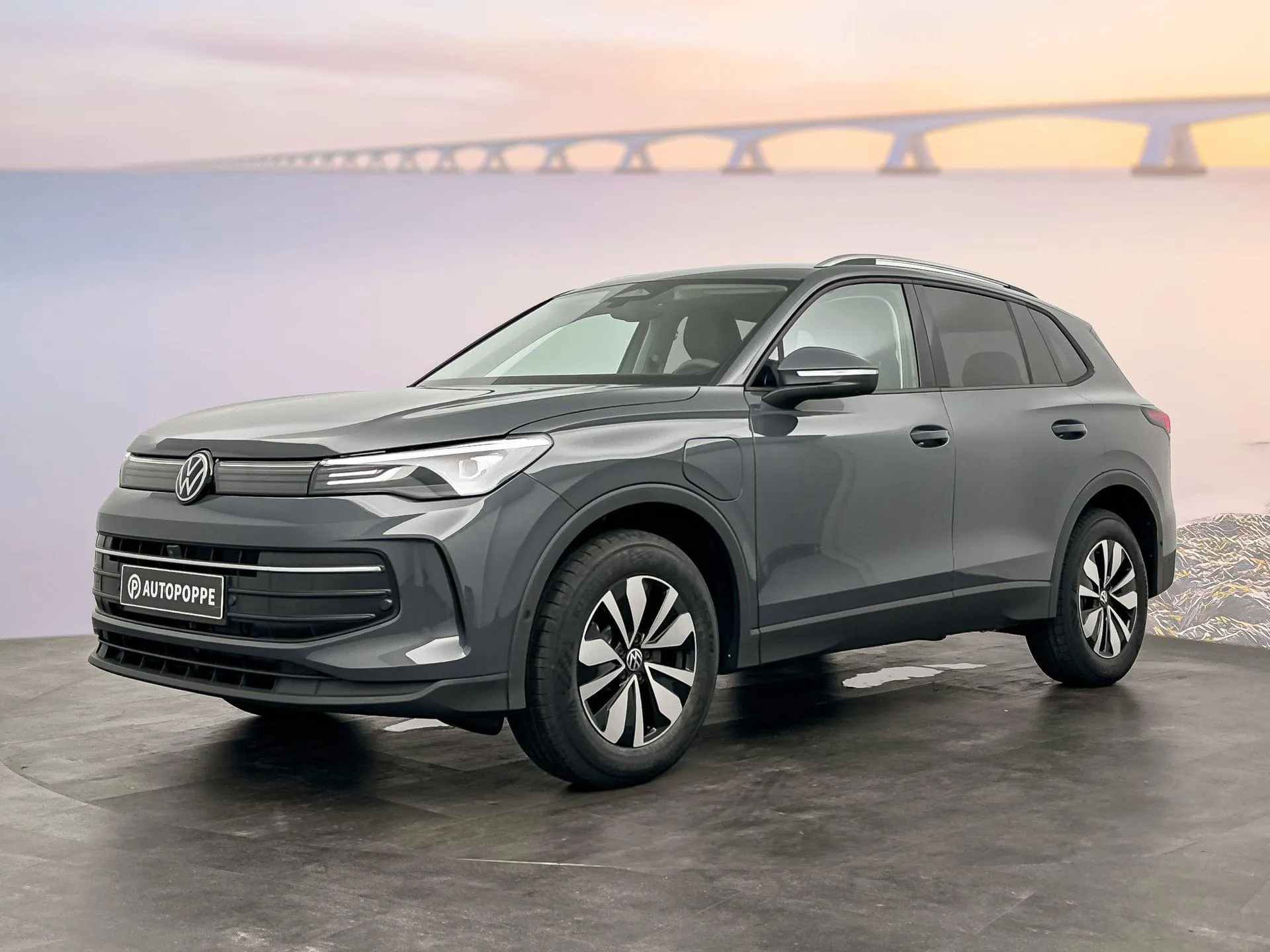 Volkswagen Tiguan — foto 1
