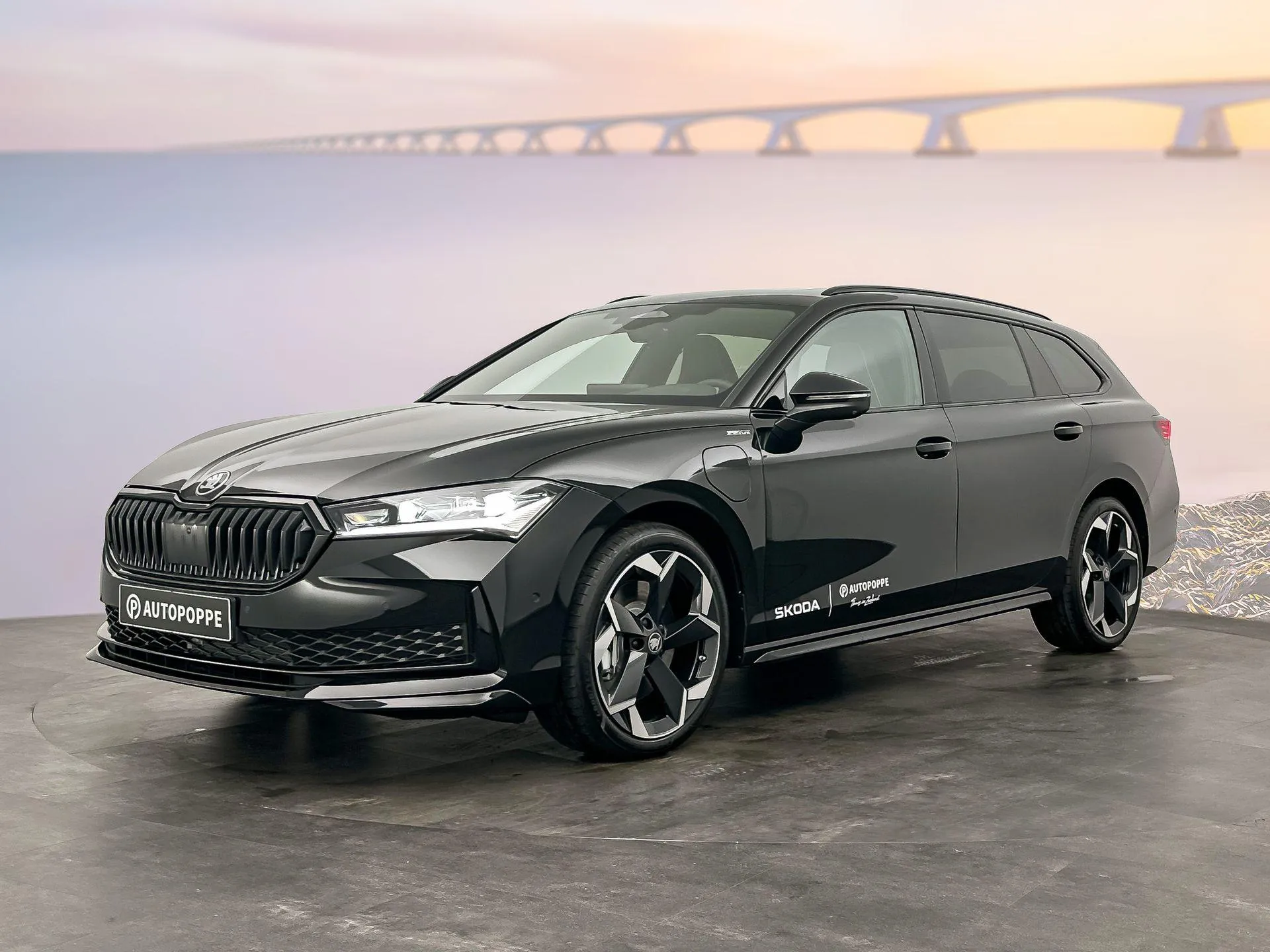 Škoda Superb — foto 1