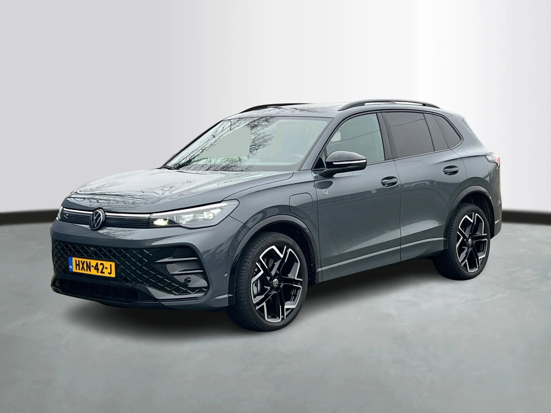 Volkswagen Tiguan — foto 1