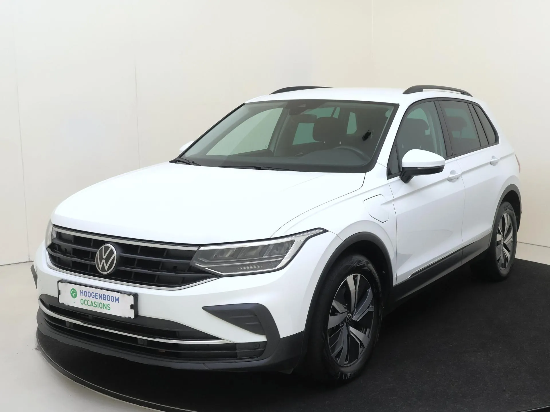 Volkswagen Tiguan — foto 1