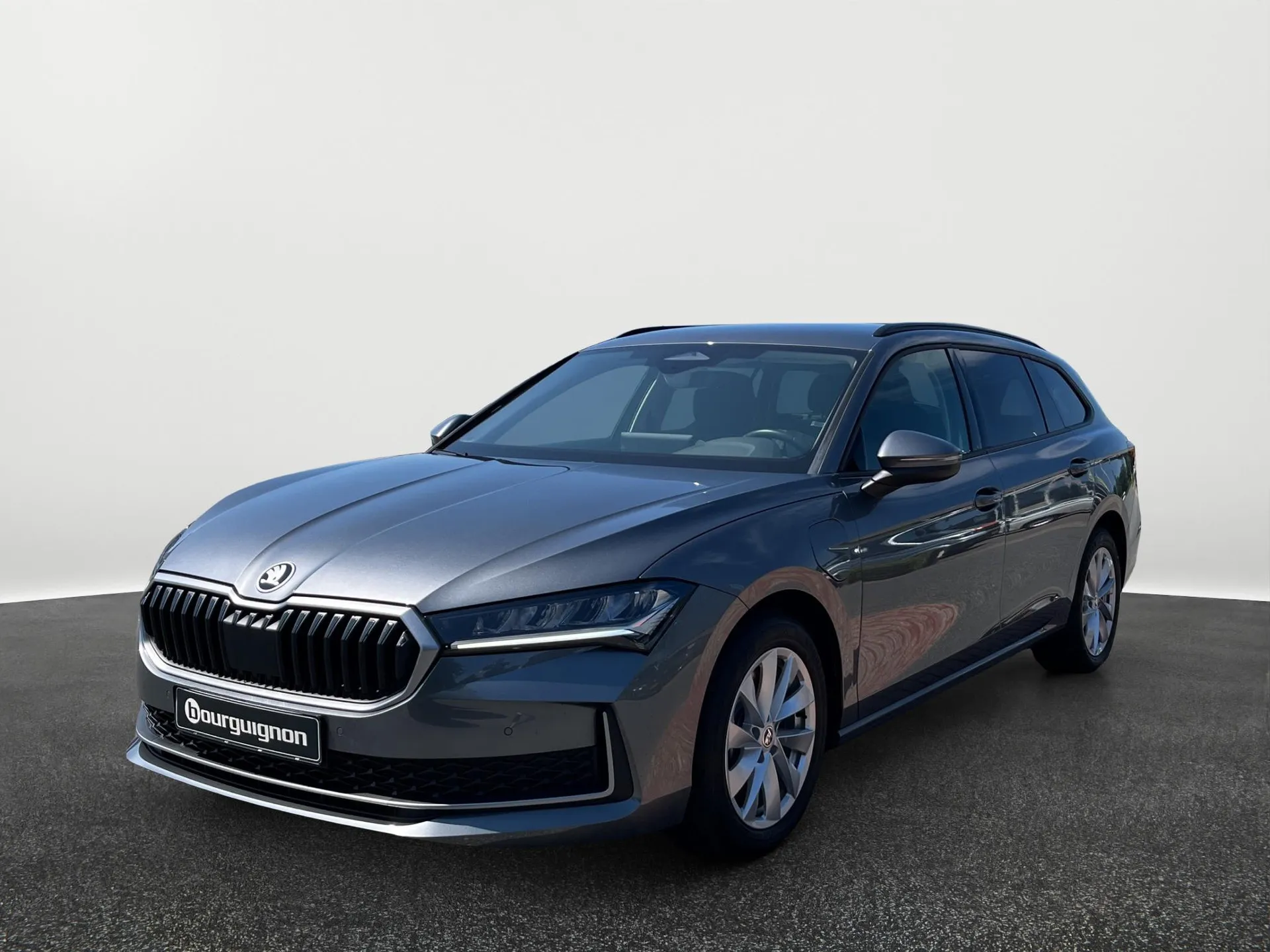 Škoda Superb — foto 1