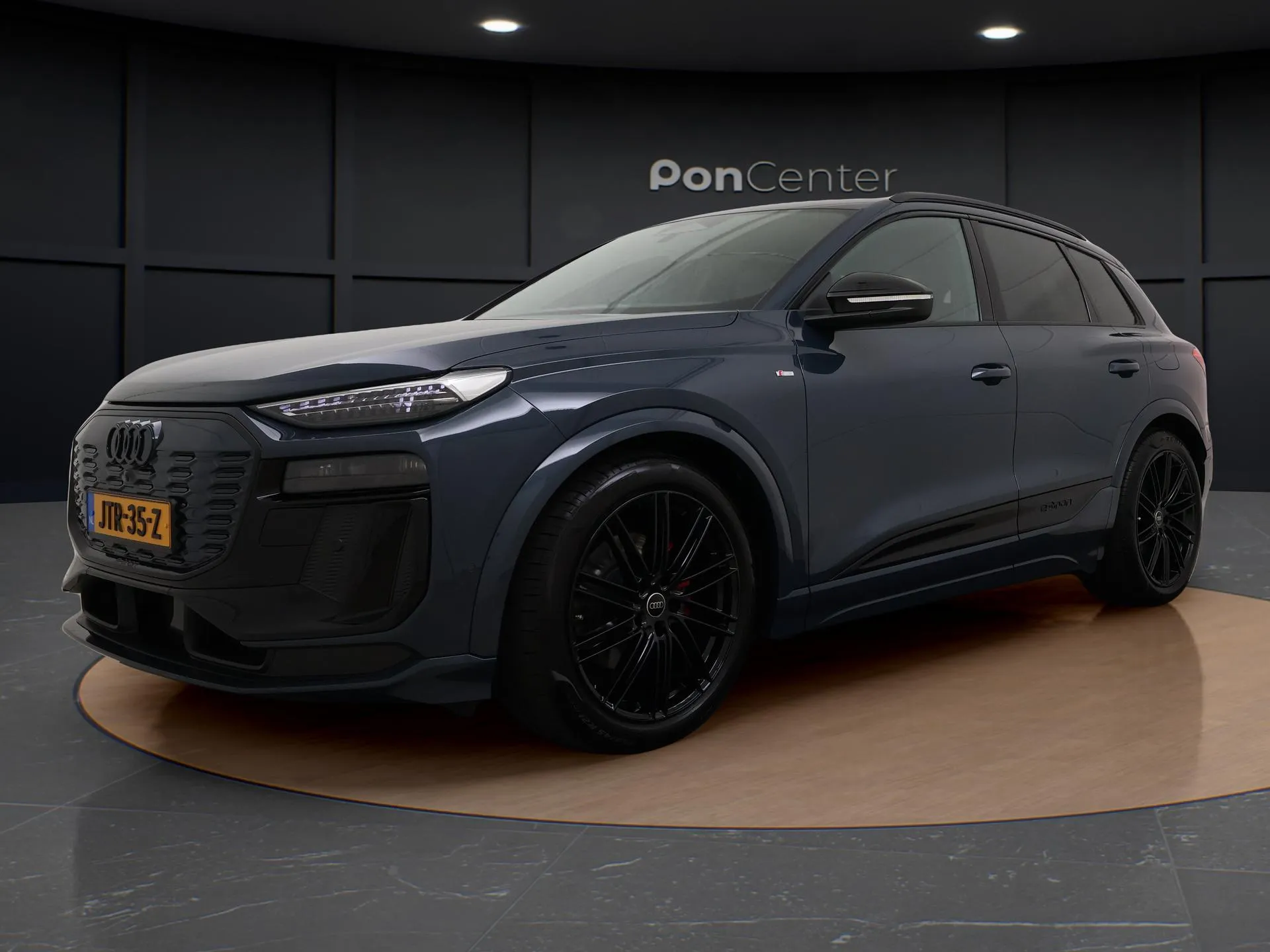 Audi Q6 e-tron — foto 1
