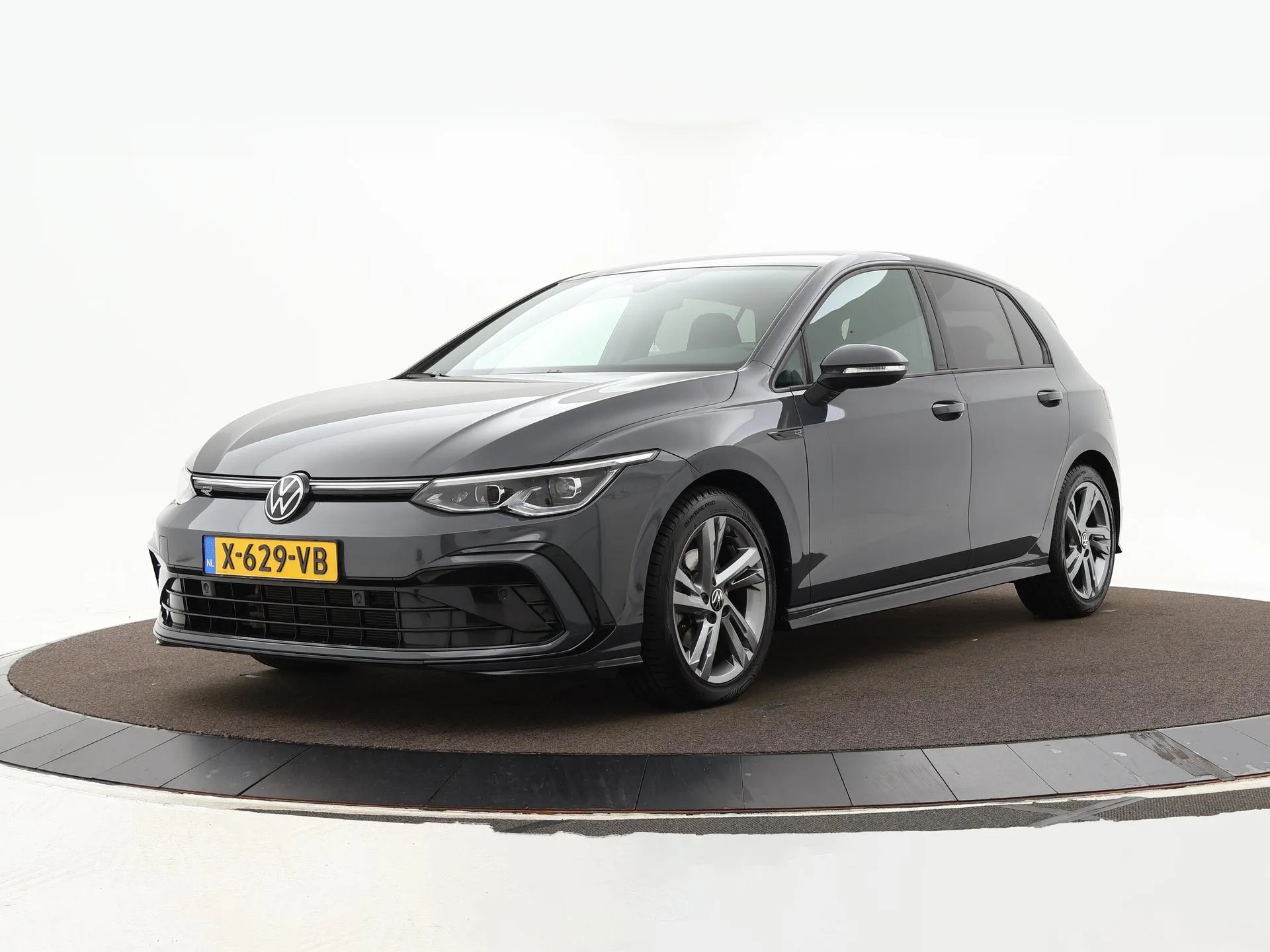 Volkswagen Golf — foto 1