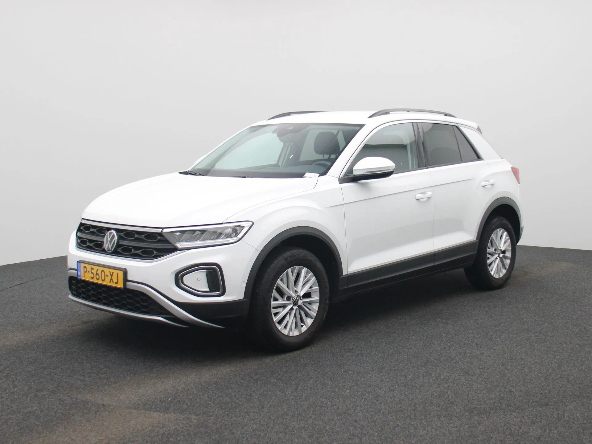 Volkswagen T-Roc — foto 1