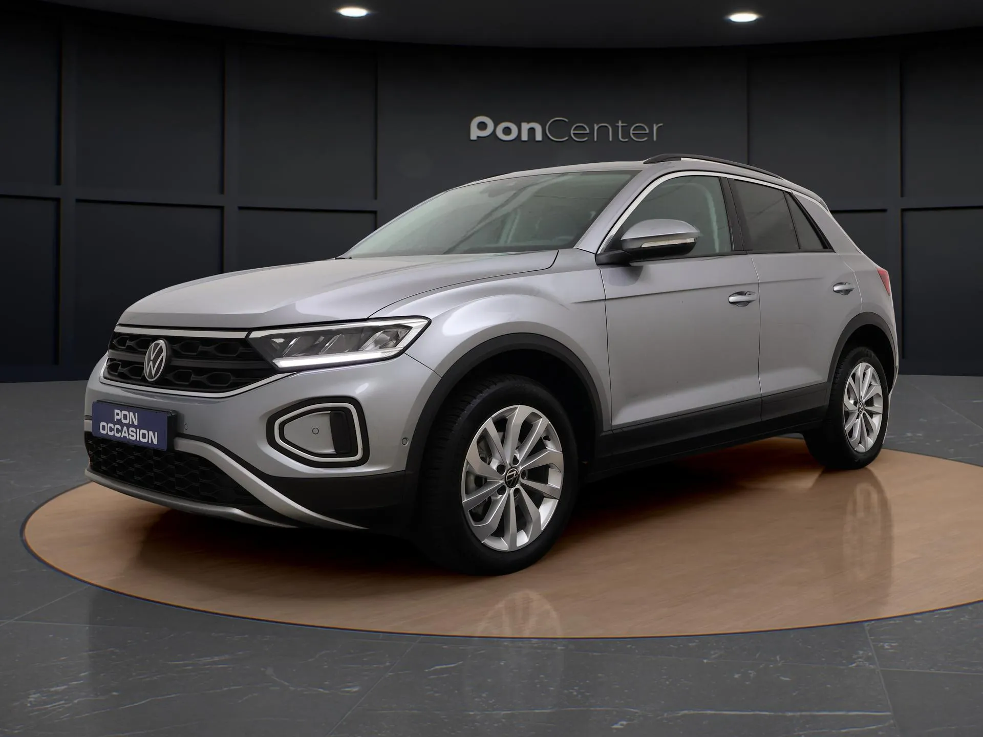 Volkswagen T-Roc — foto 1