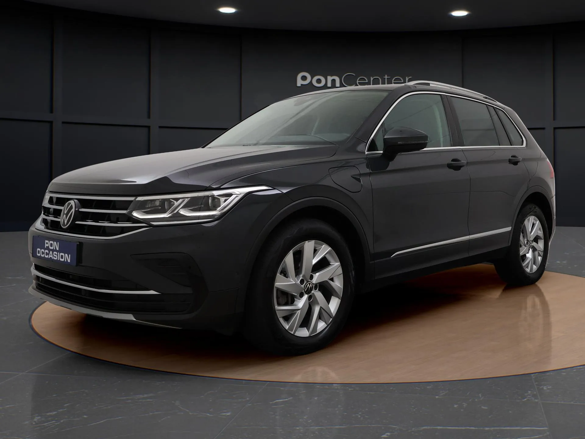 Volkswagen Tiguan — foto 1