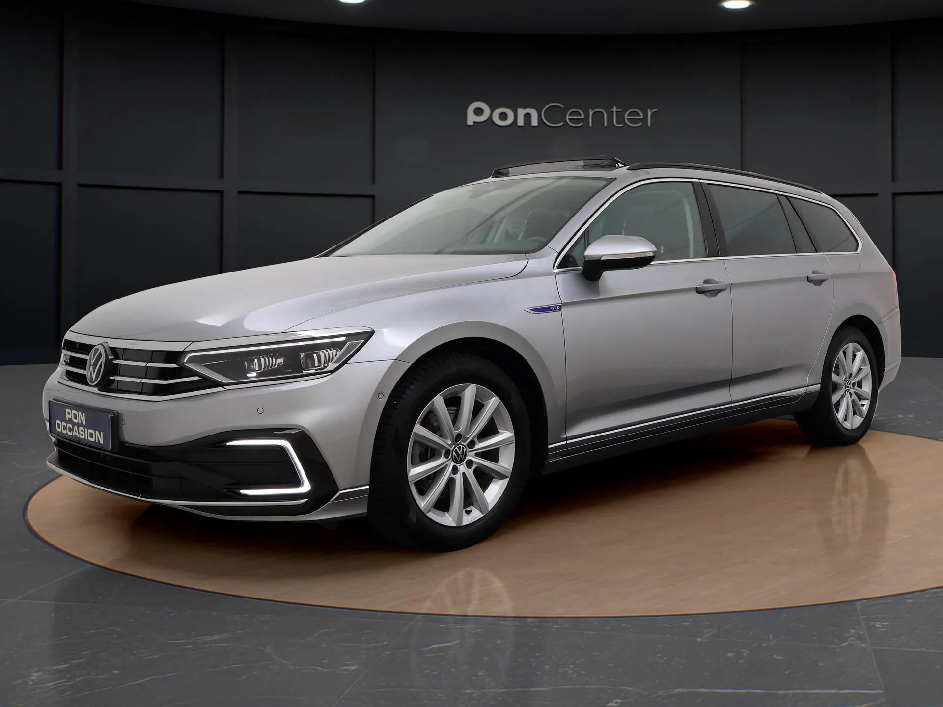 Volkswagen Passat — foto 1