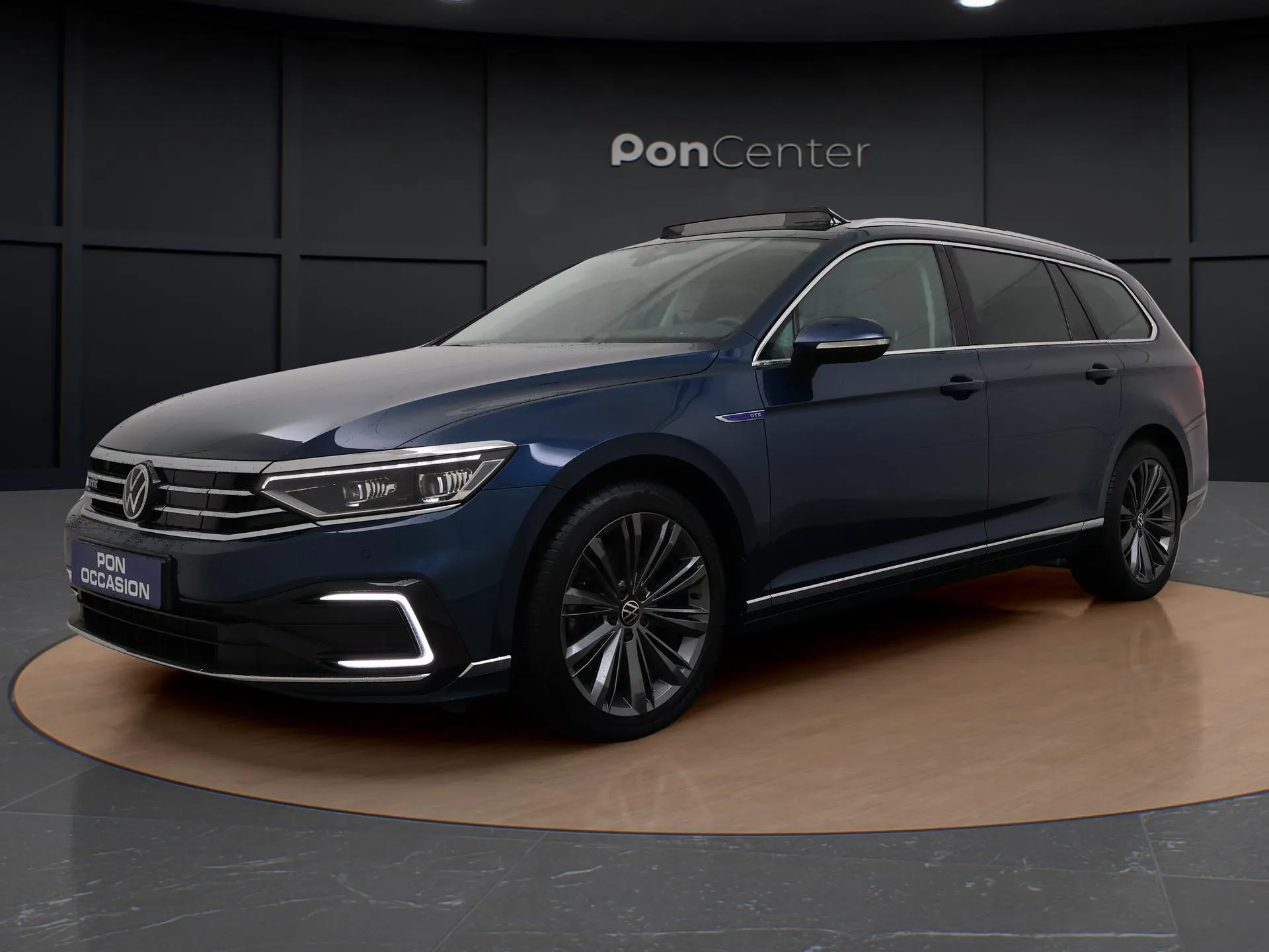 Volkswagen Passat — foto 1