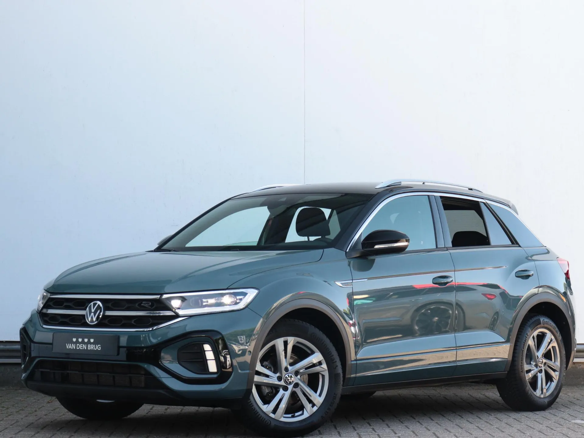 Volkswagen T-Roc — foto 1
