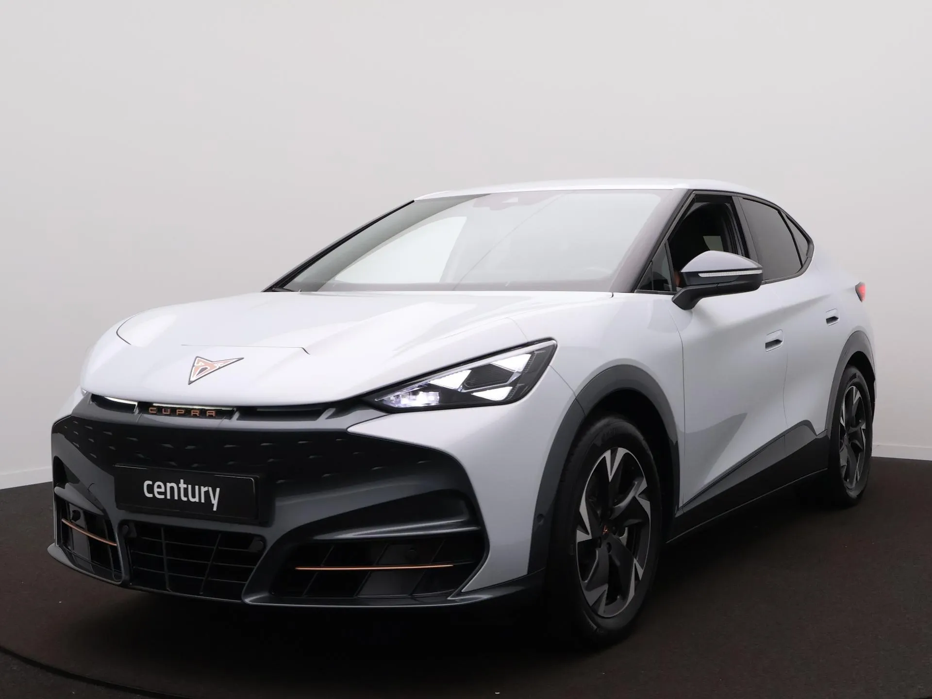 Cupra Tavascan — foto 1