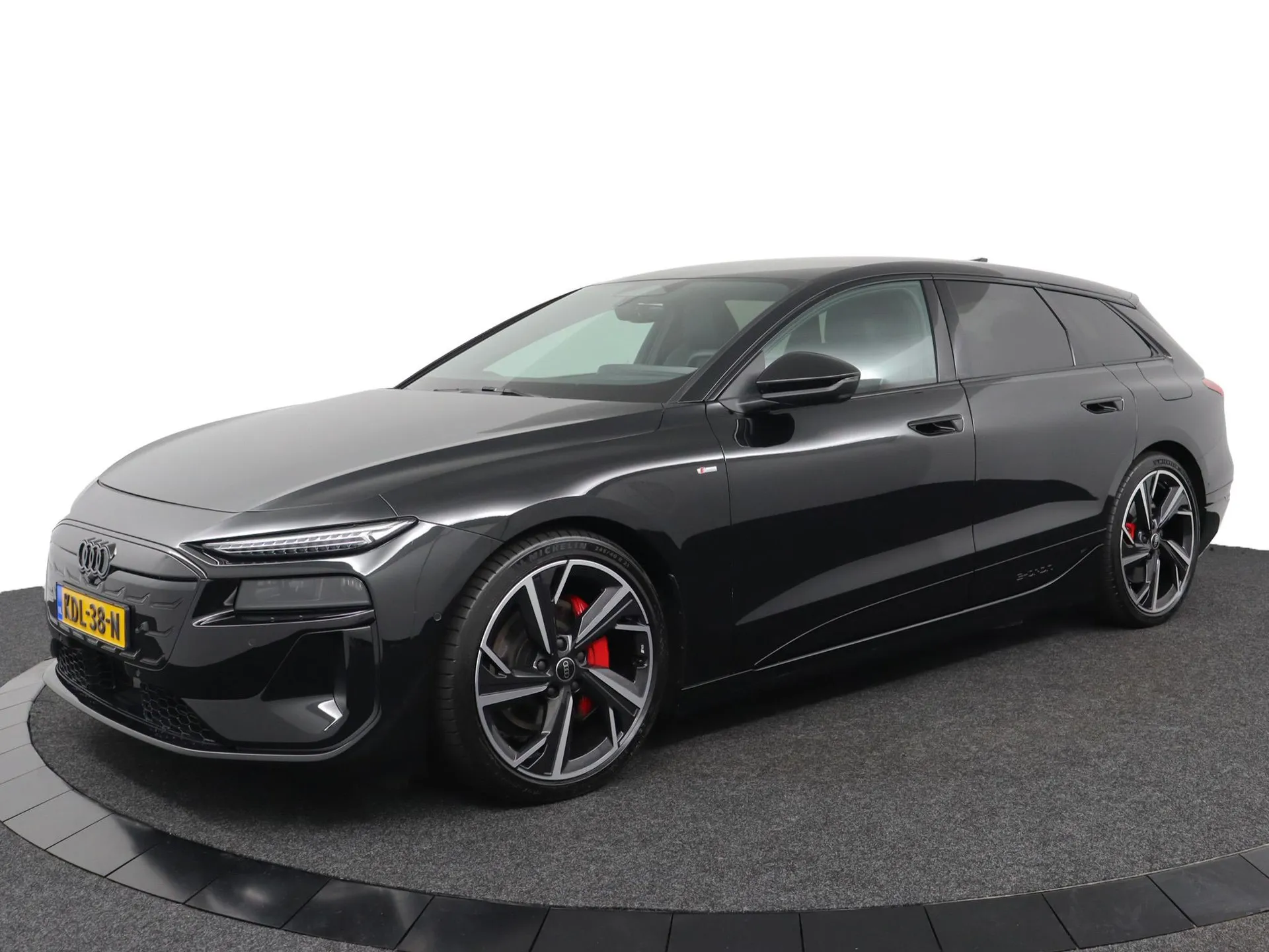 Audi A6 Avant e-tron — foto 1