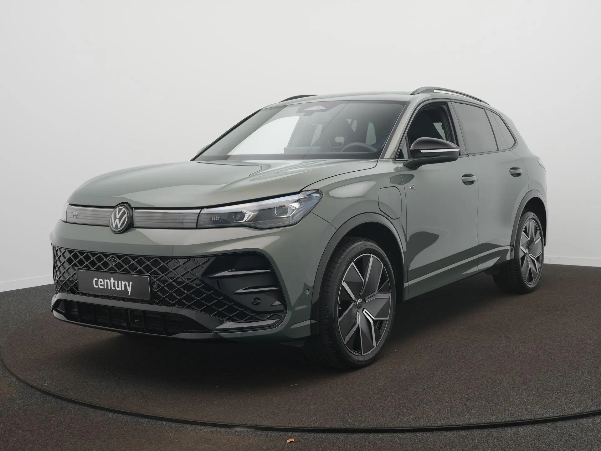 Volkswagen Tiguan — foto 1