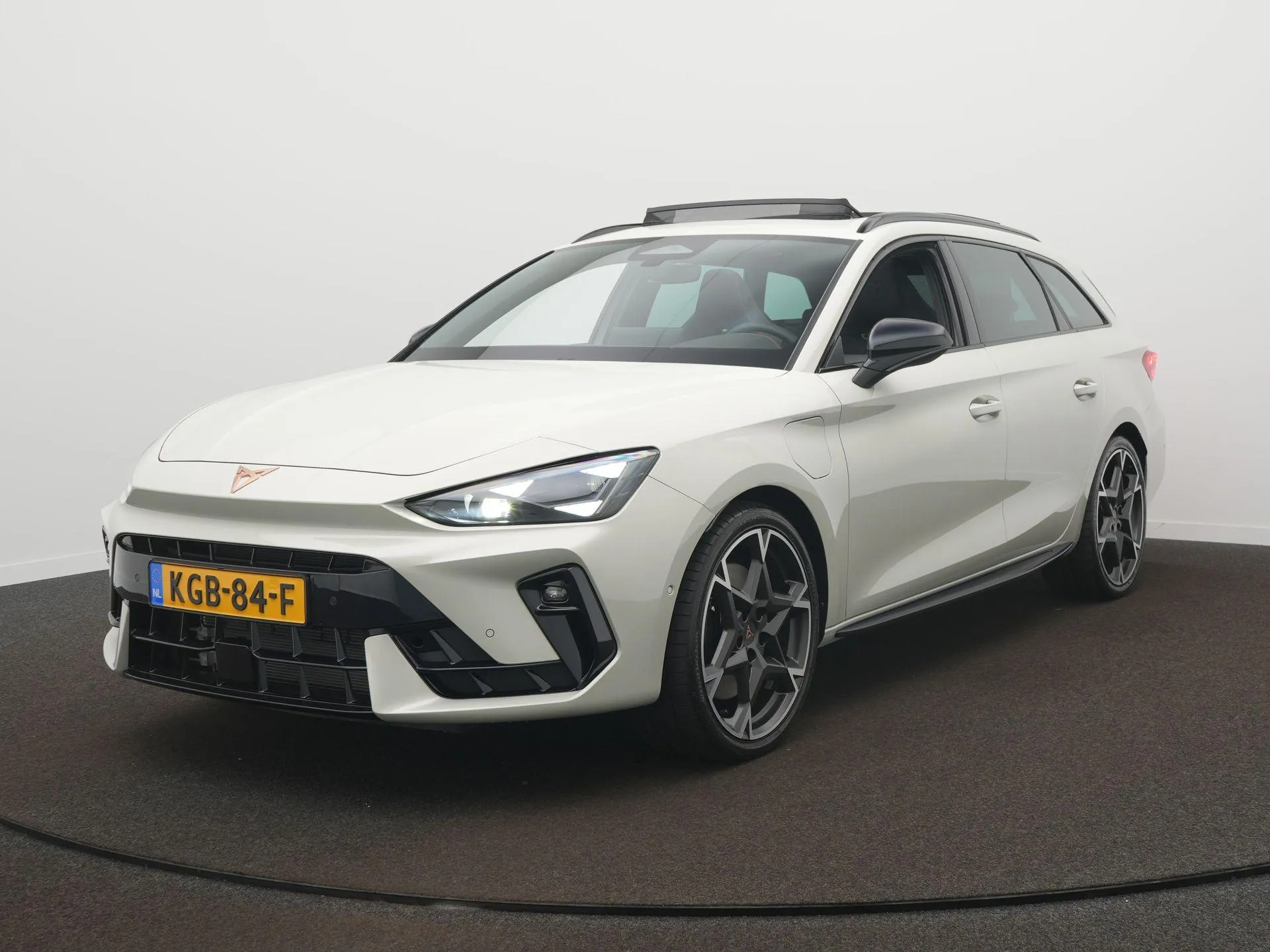 Cupra Leon Sportstourer — foto 1