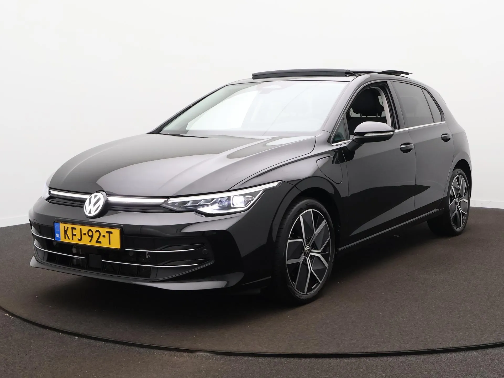 Volkswagen Golf — foto 1