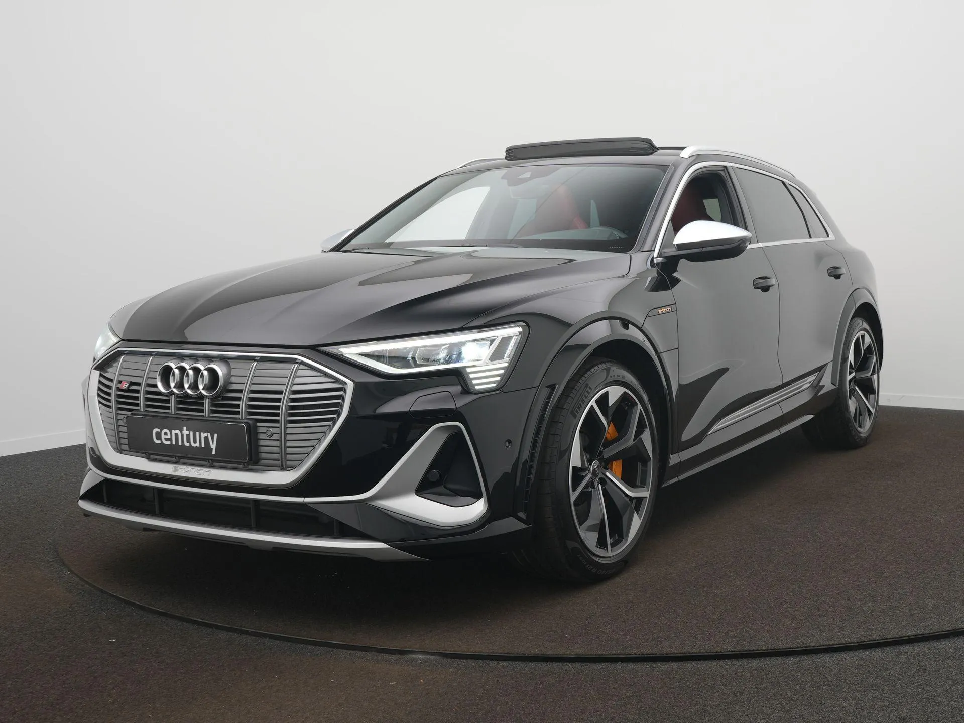 Audi e-tron — foto 1
