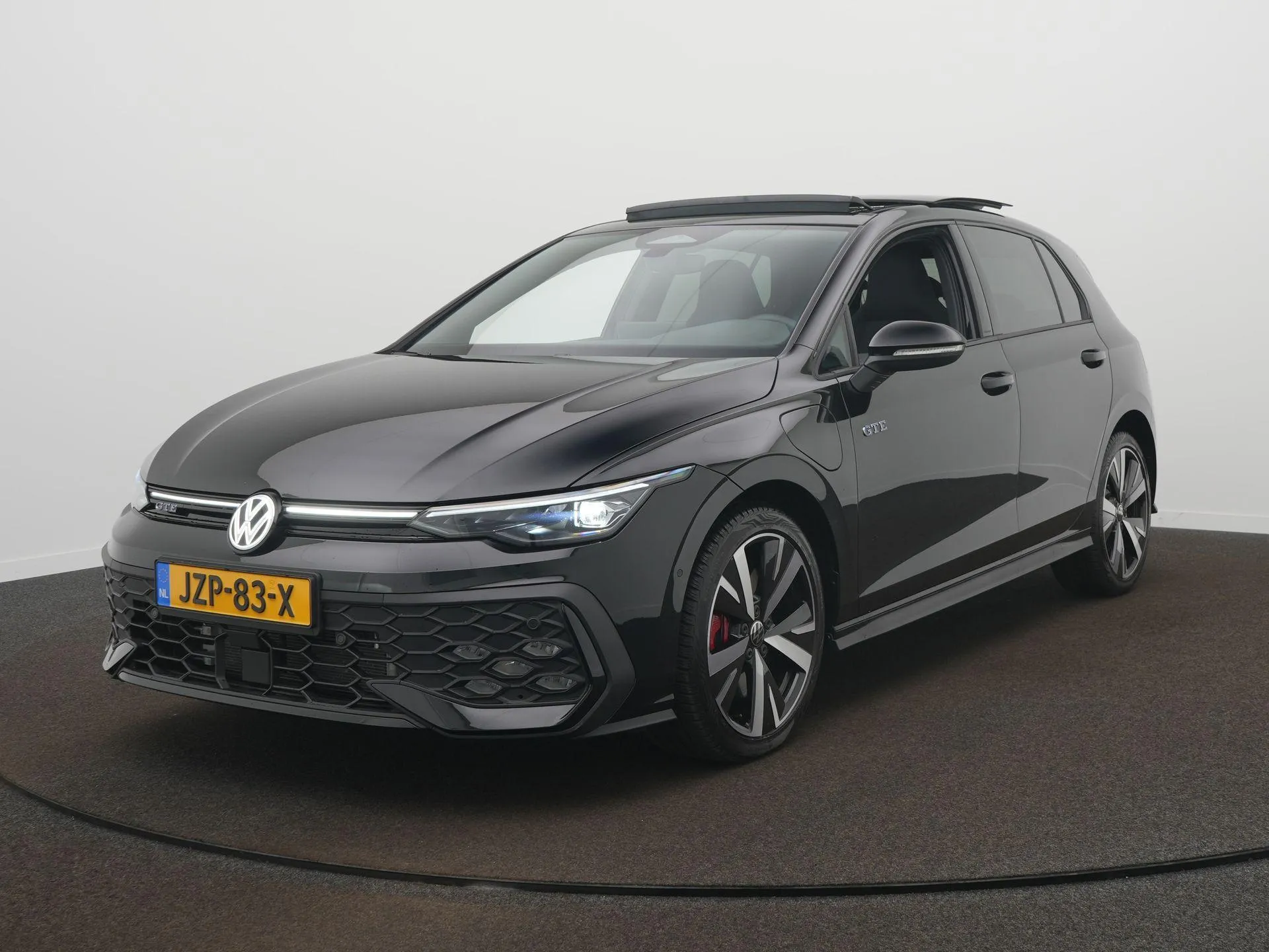 Volkswagen Golf — foto 1