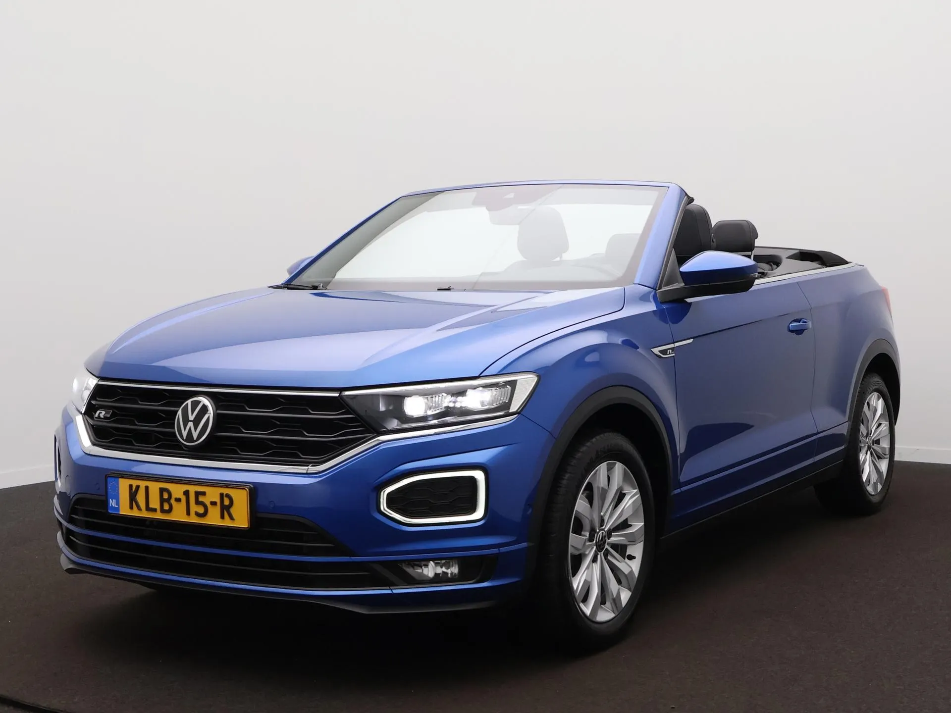 Volkswagen T-Roc — foto 1