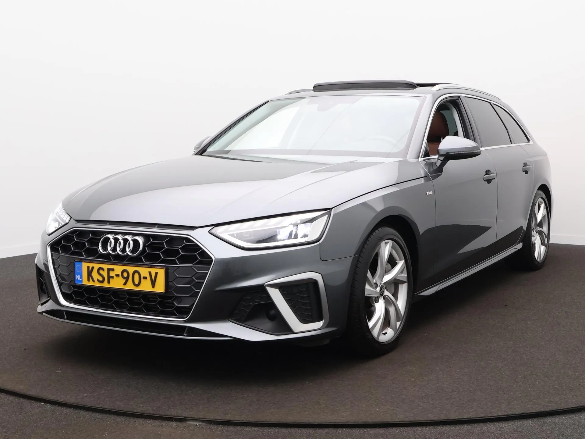 Audi A4 — foto 1