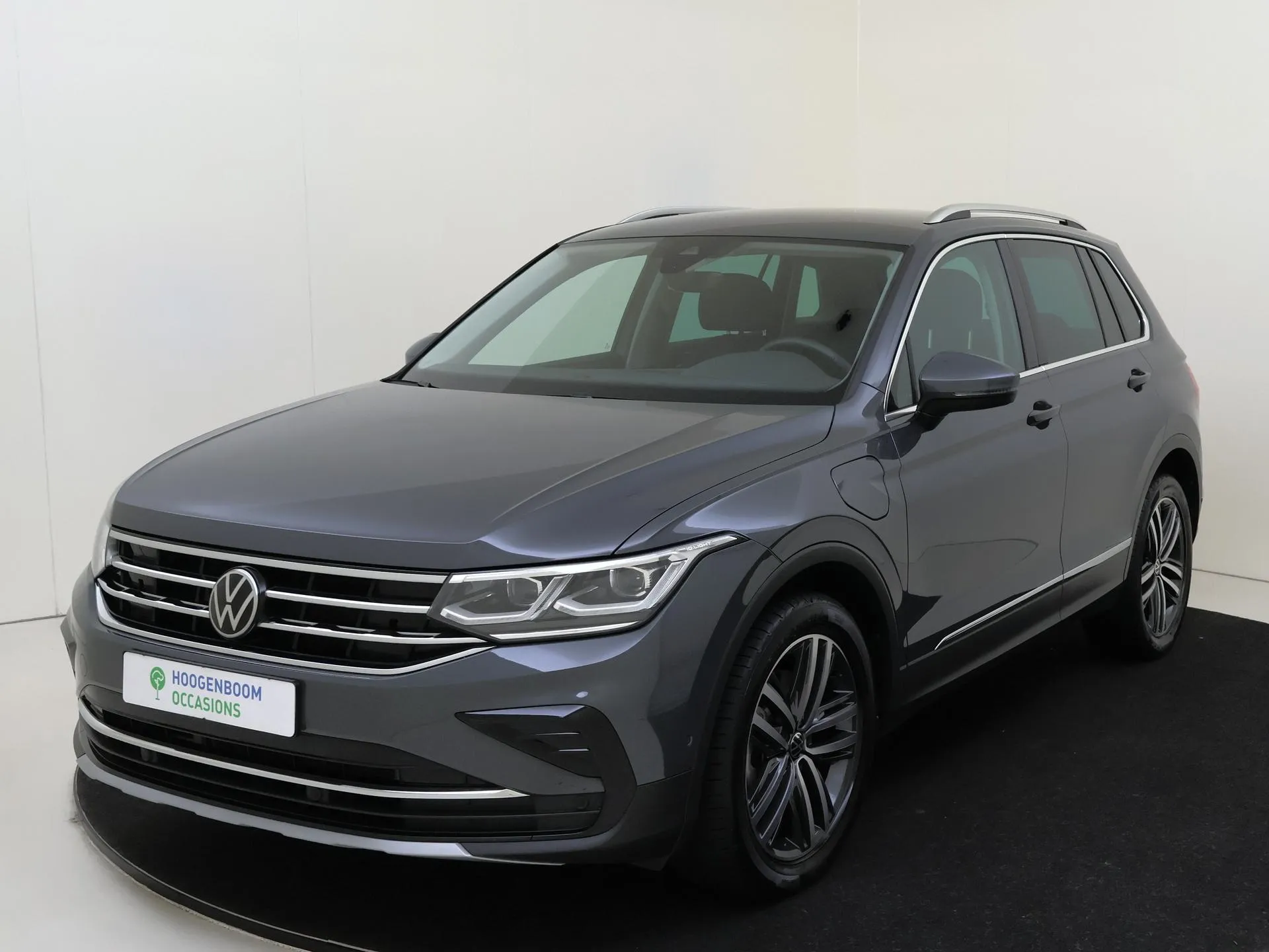 Volkswagen Tiguan — foto 1