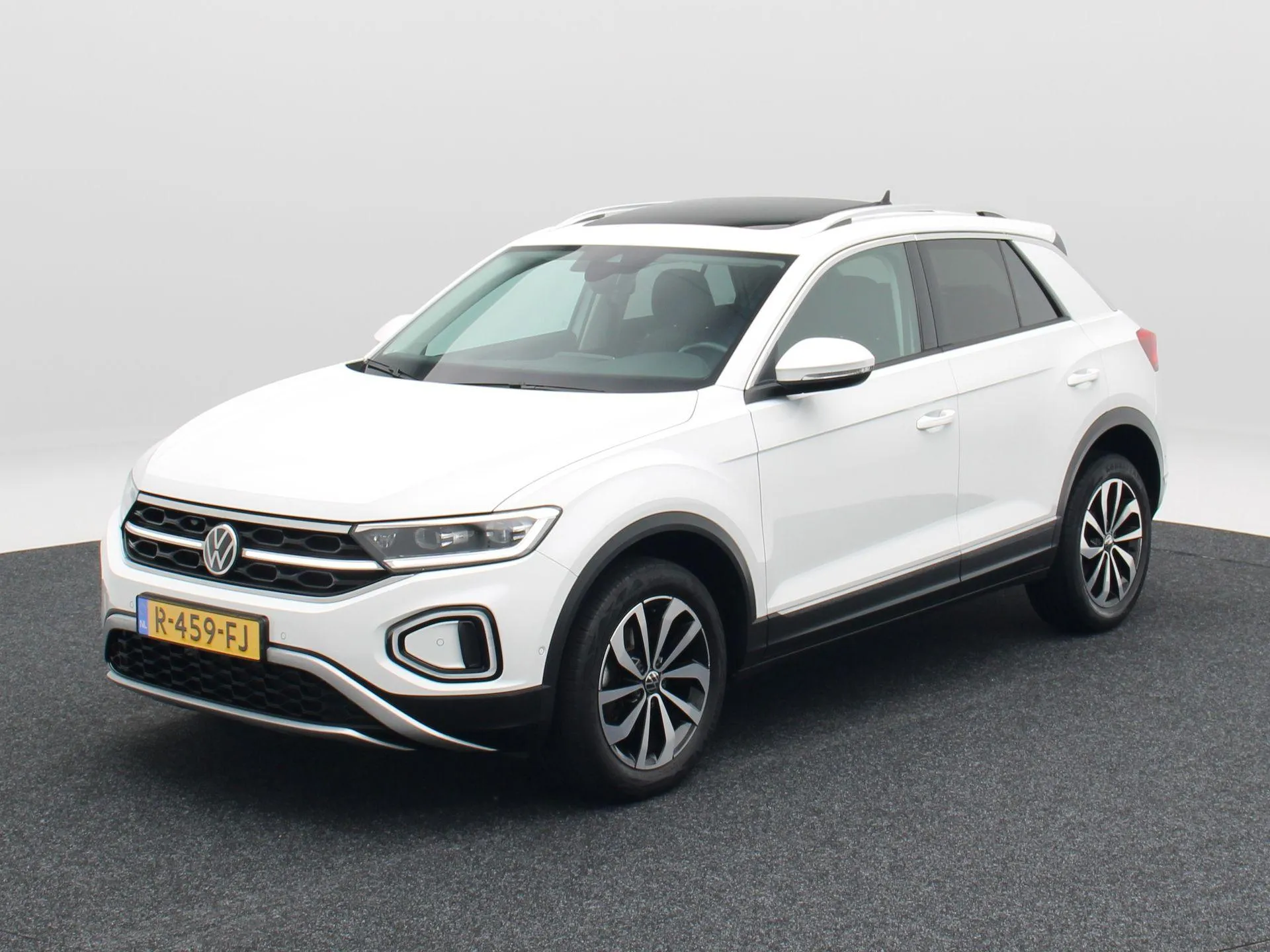 Volkswagen T-Roc — foto 1